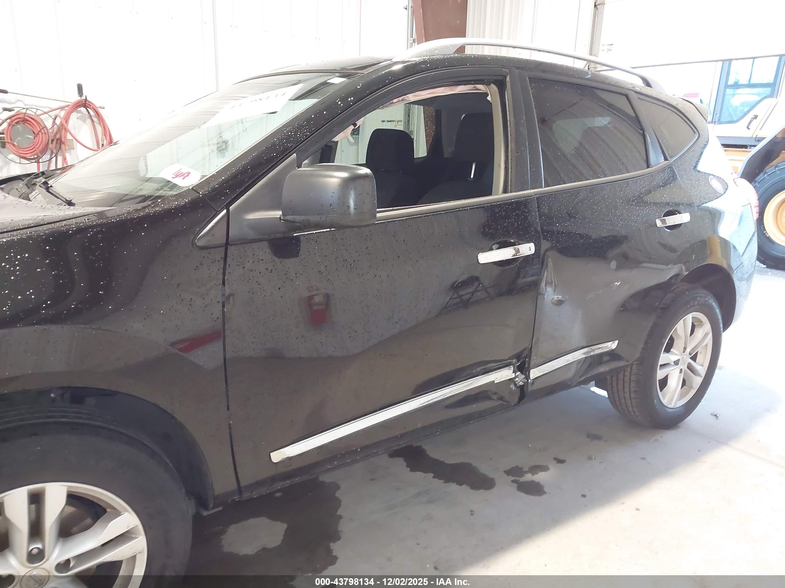 NISSAN ROGUE image 6
