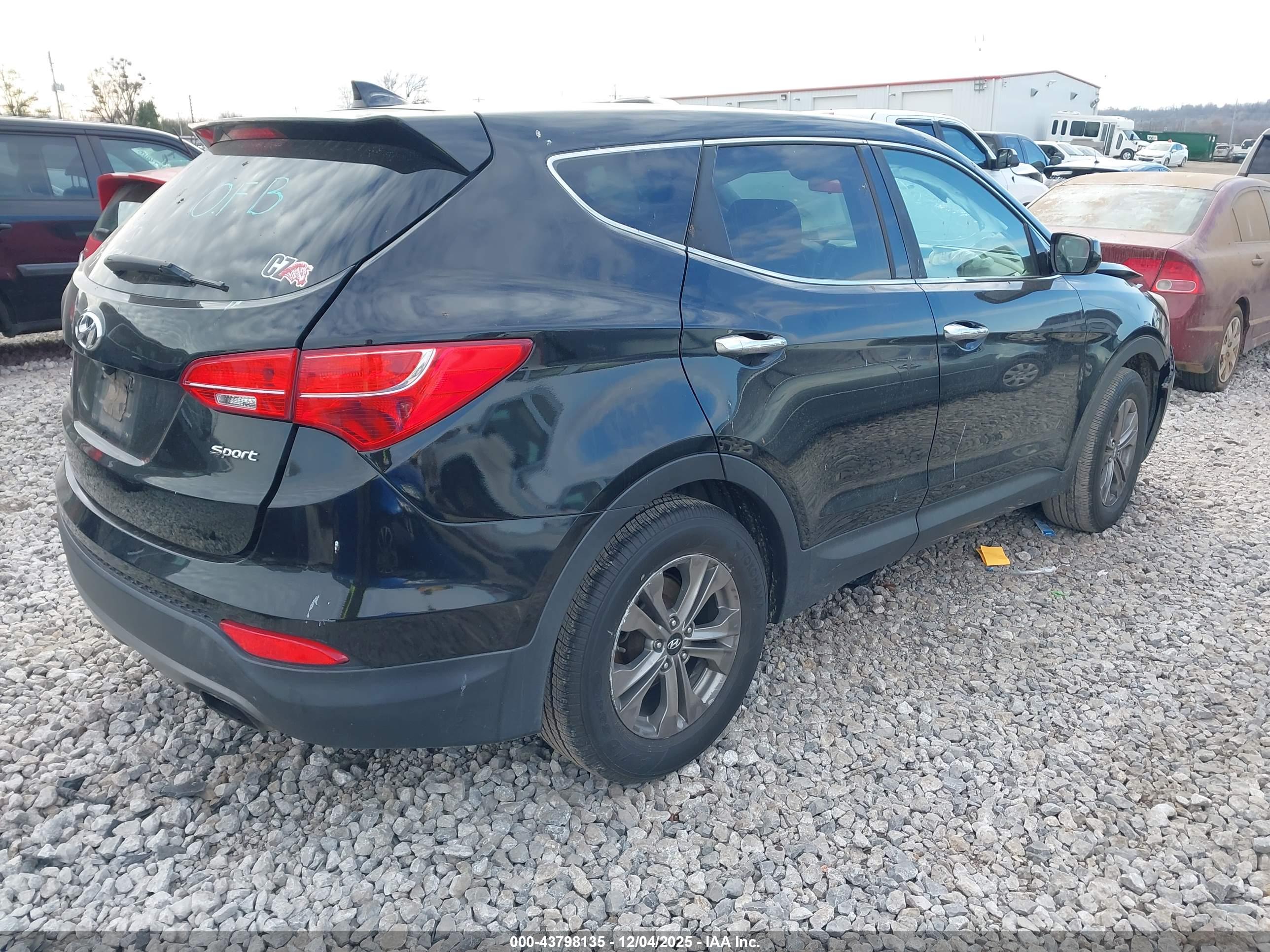 HYUNDAI SANTA image 4