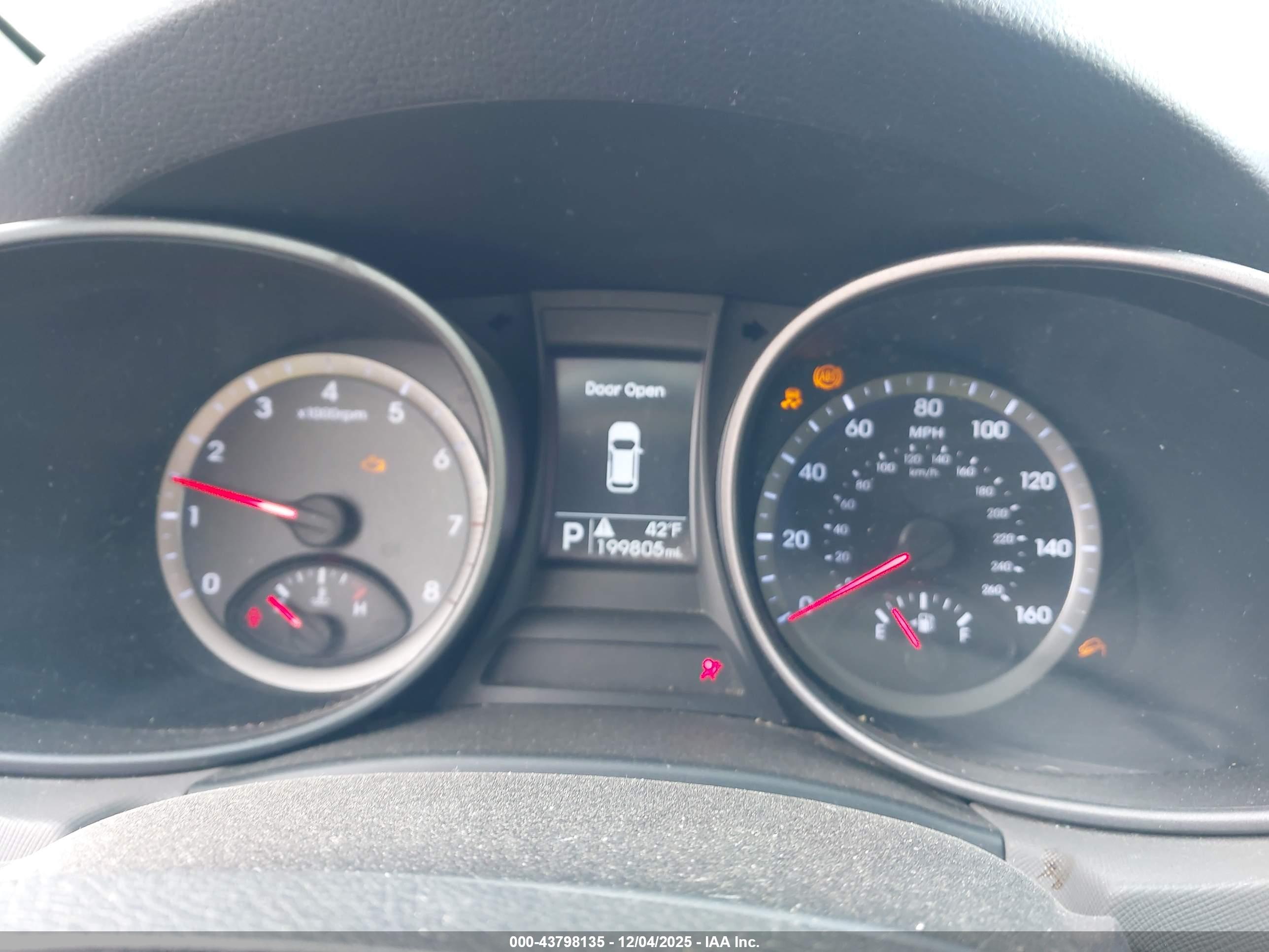 HYUNDAI SANTA image 7