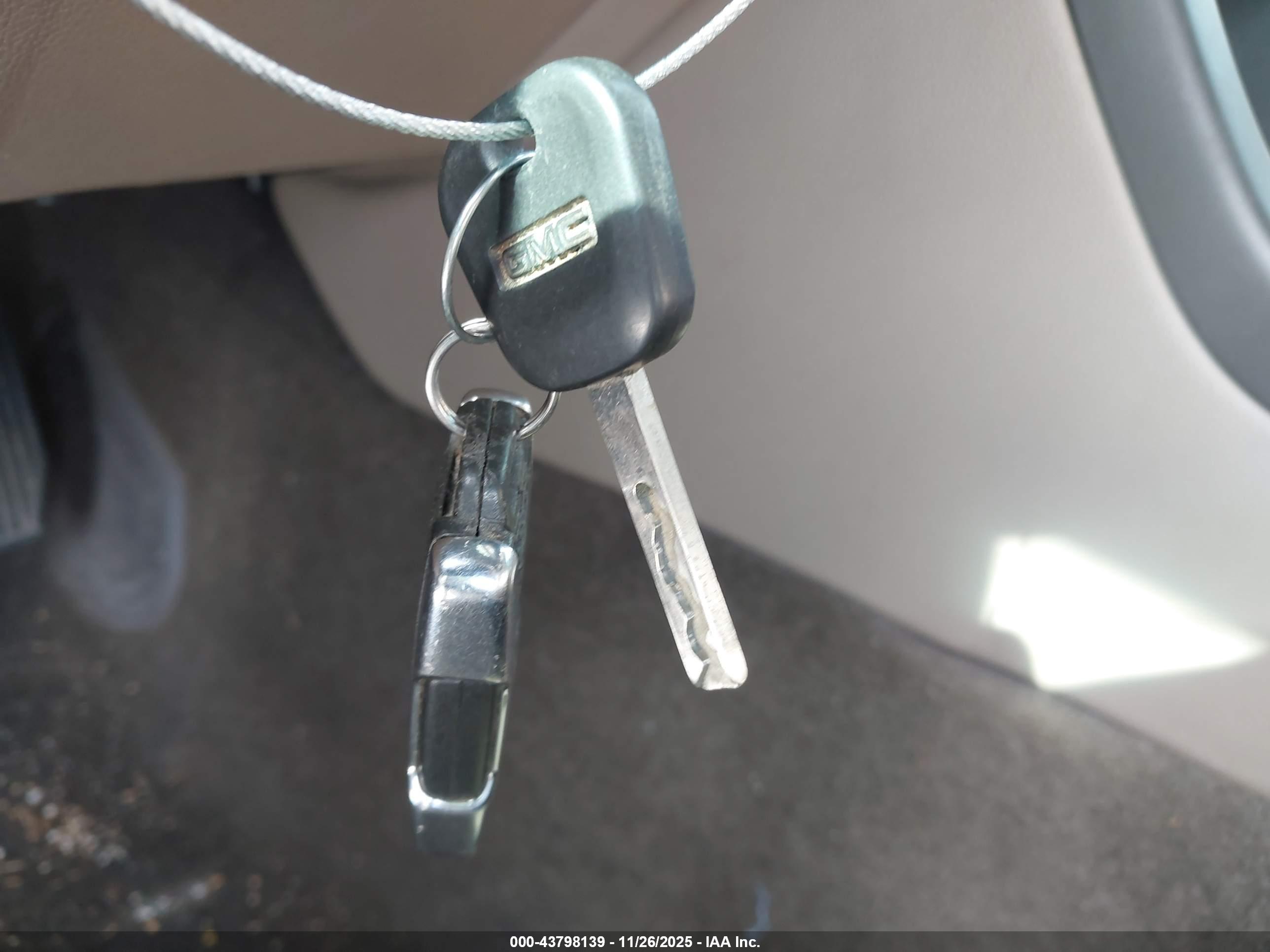 GMC CANYON image 11