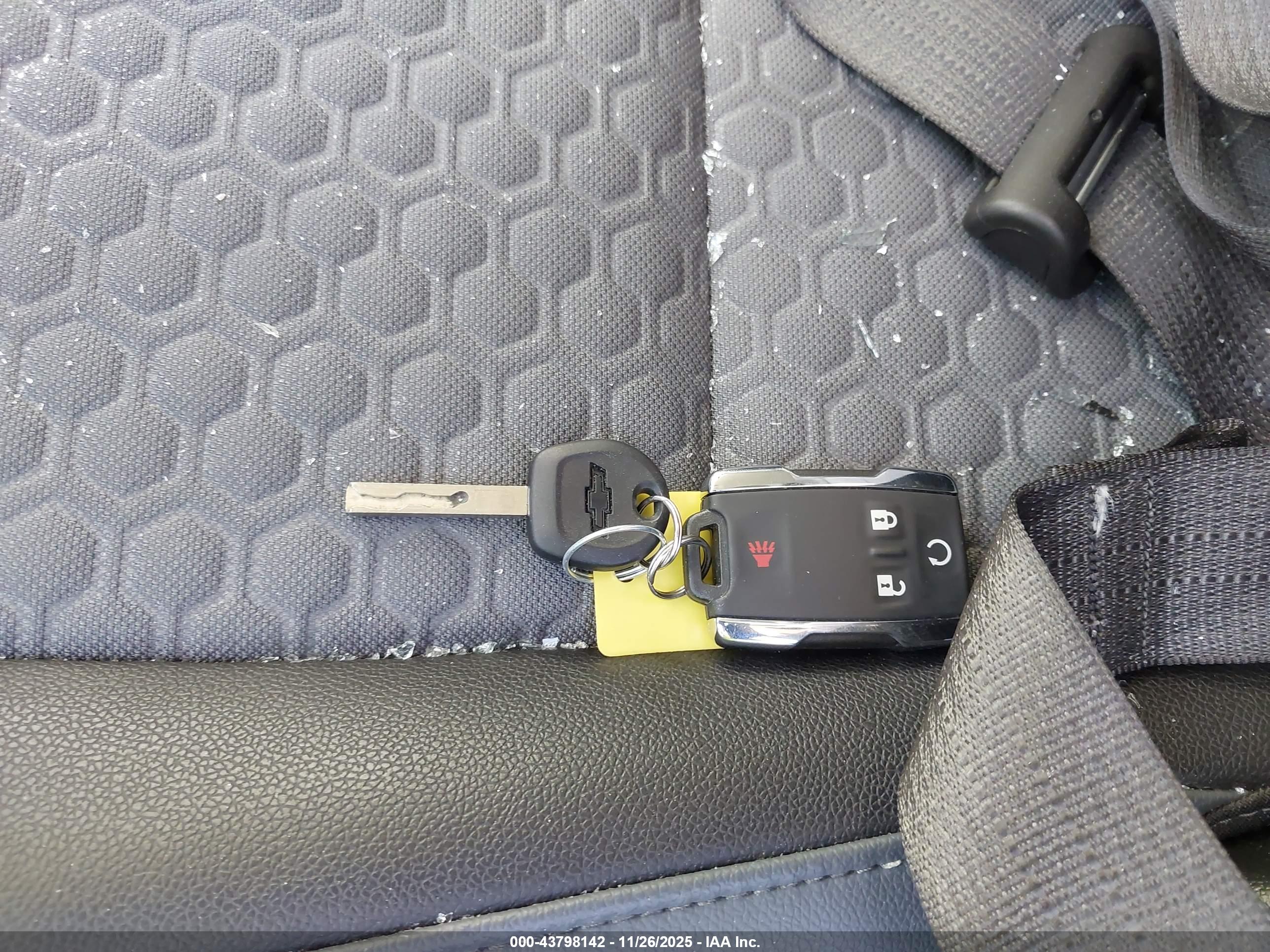 CHEVROLET COLORADO image 11