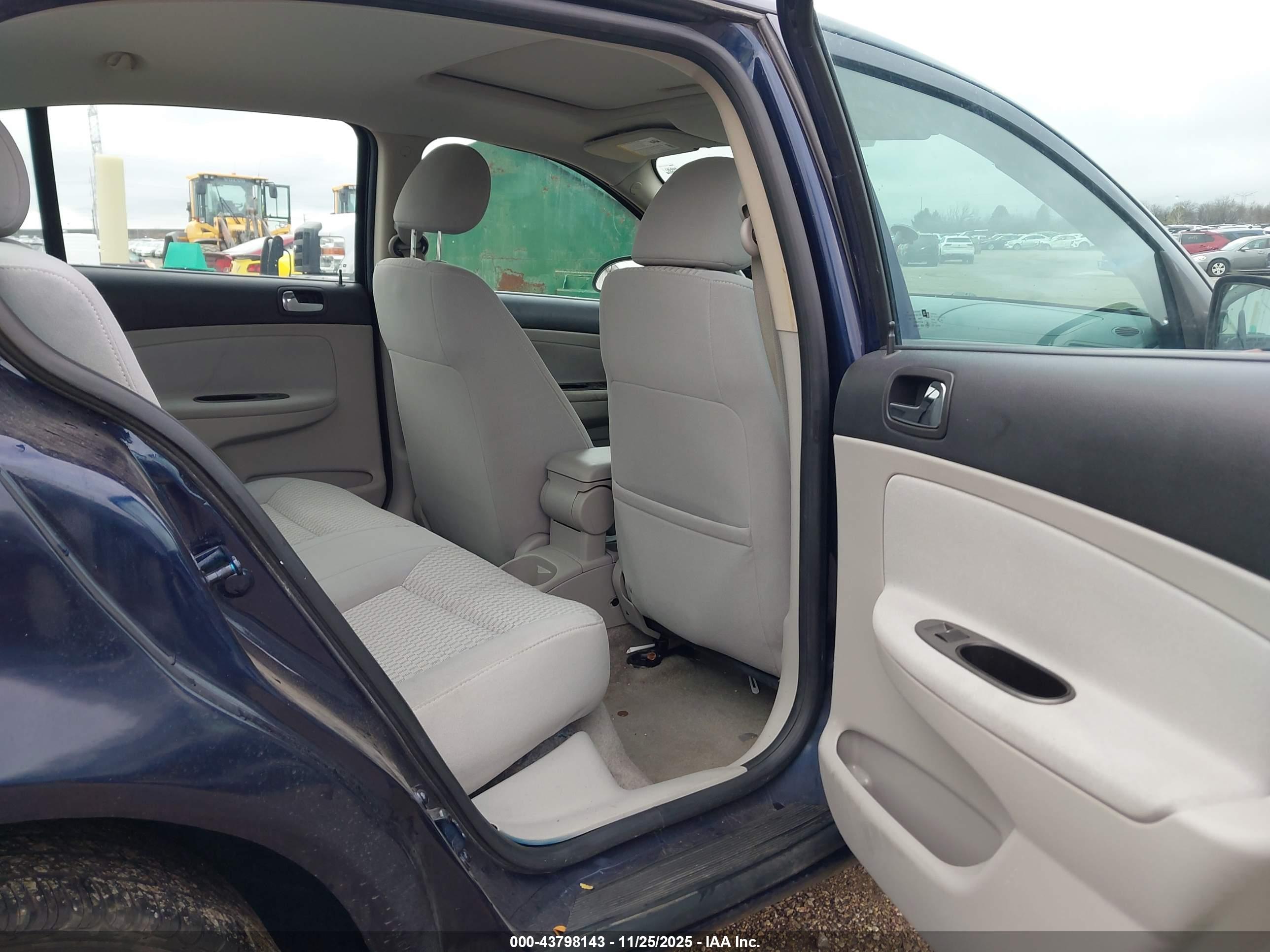 CHEVROLET COBALT image 8