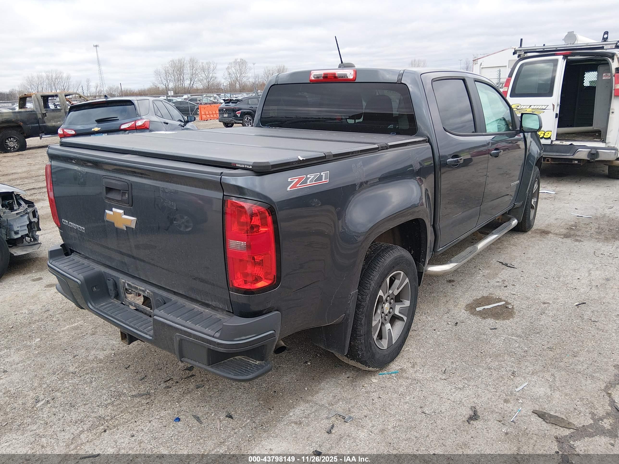 CHEVROLET COLORADO image 4