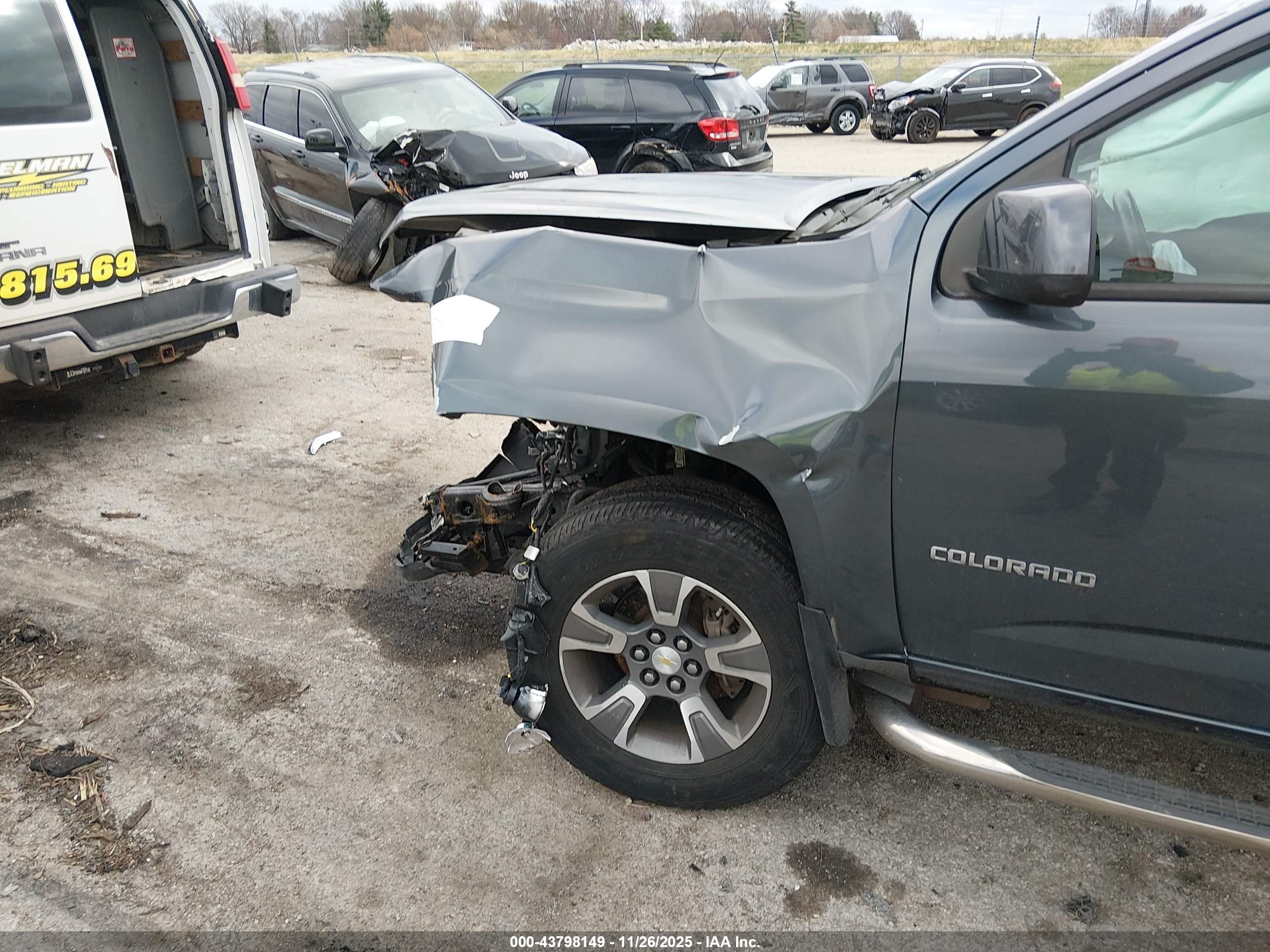 CHEVROLET COLORADO image 6