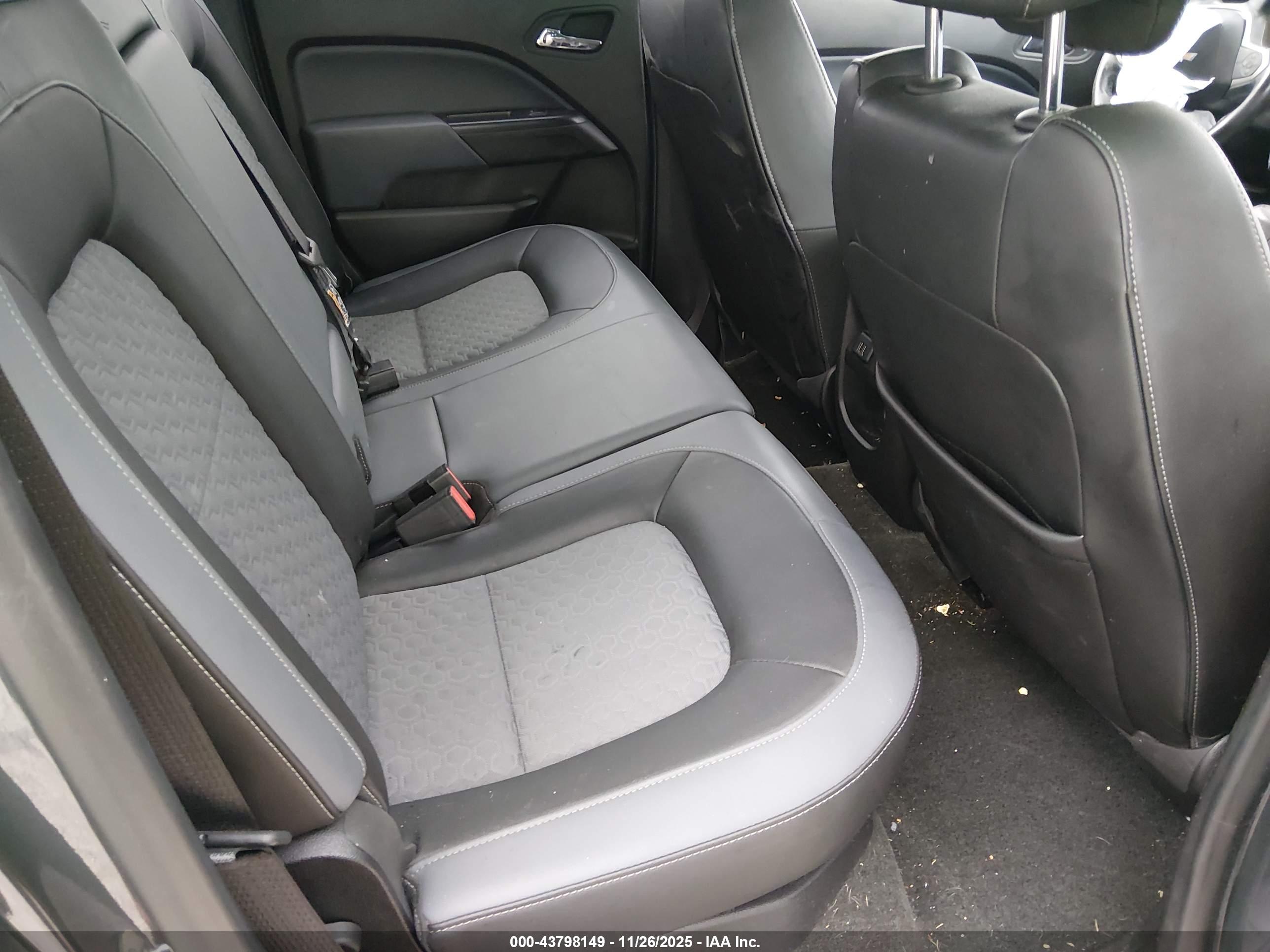 CHEVROLET COLORADO image 8