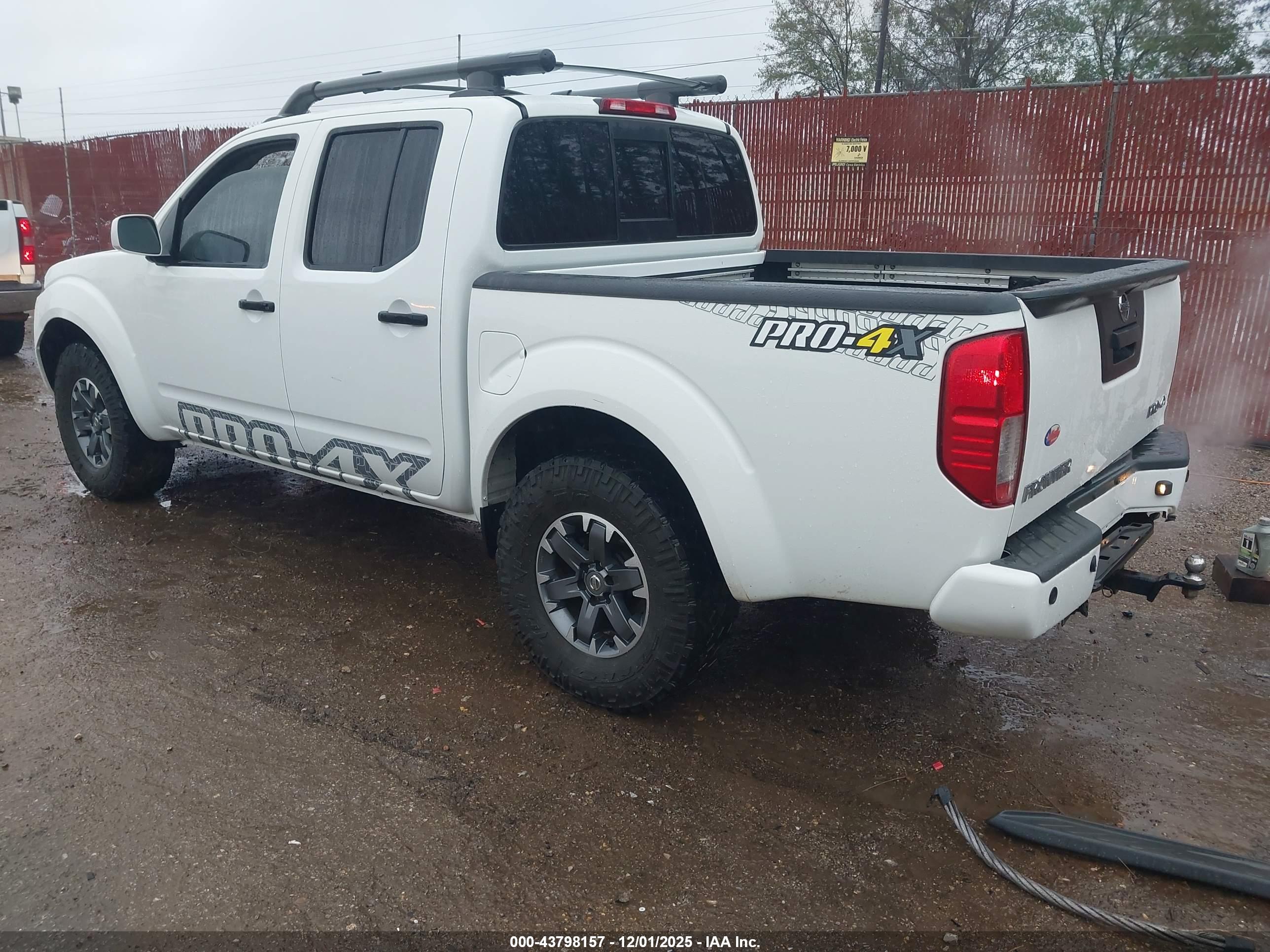 NISSAN FRONTIER image 3