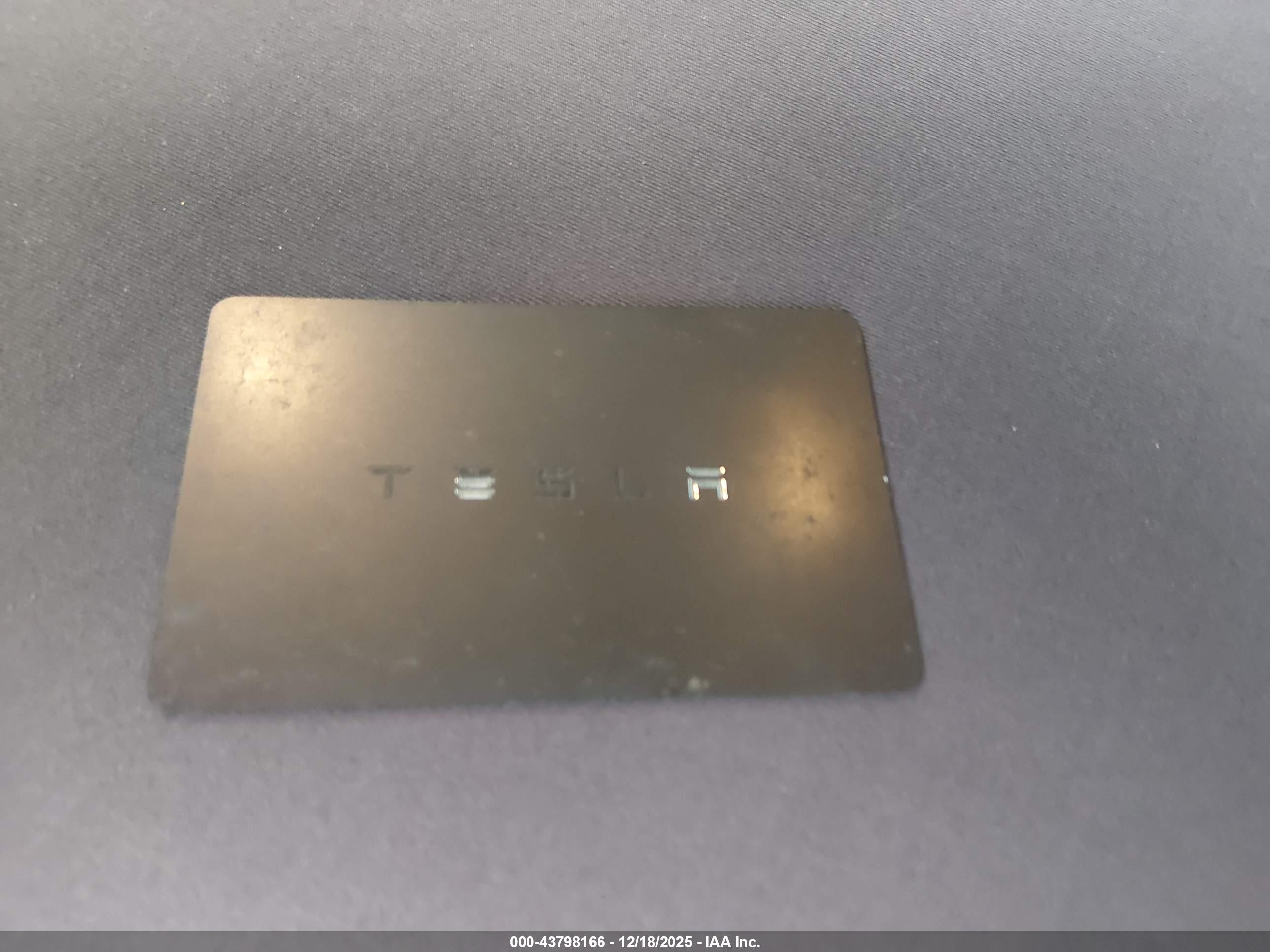 TESLA MODEL image 11