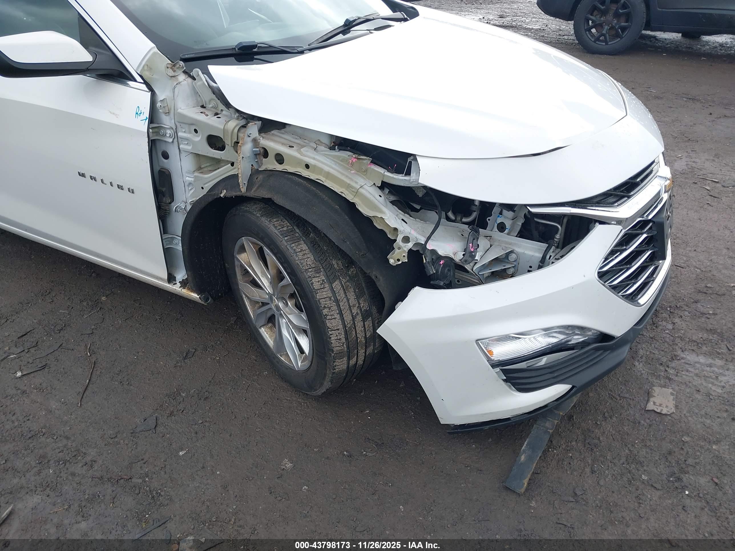 CHEVROLET MALIBU image 6