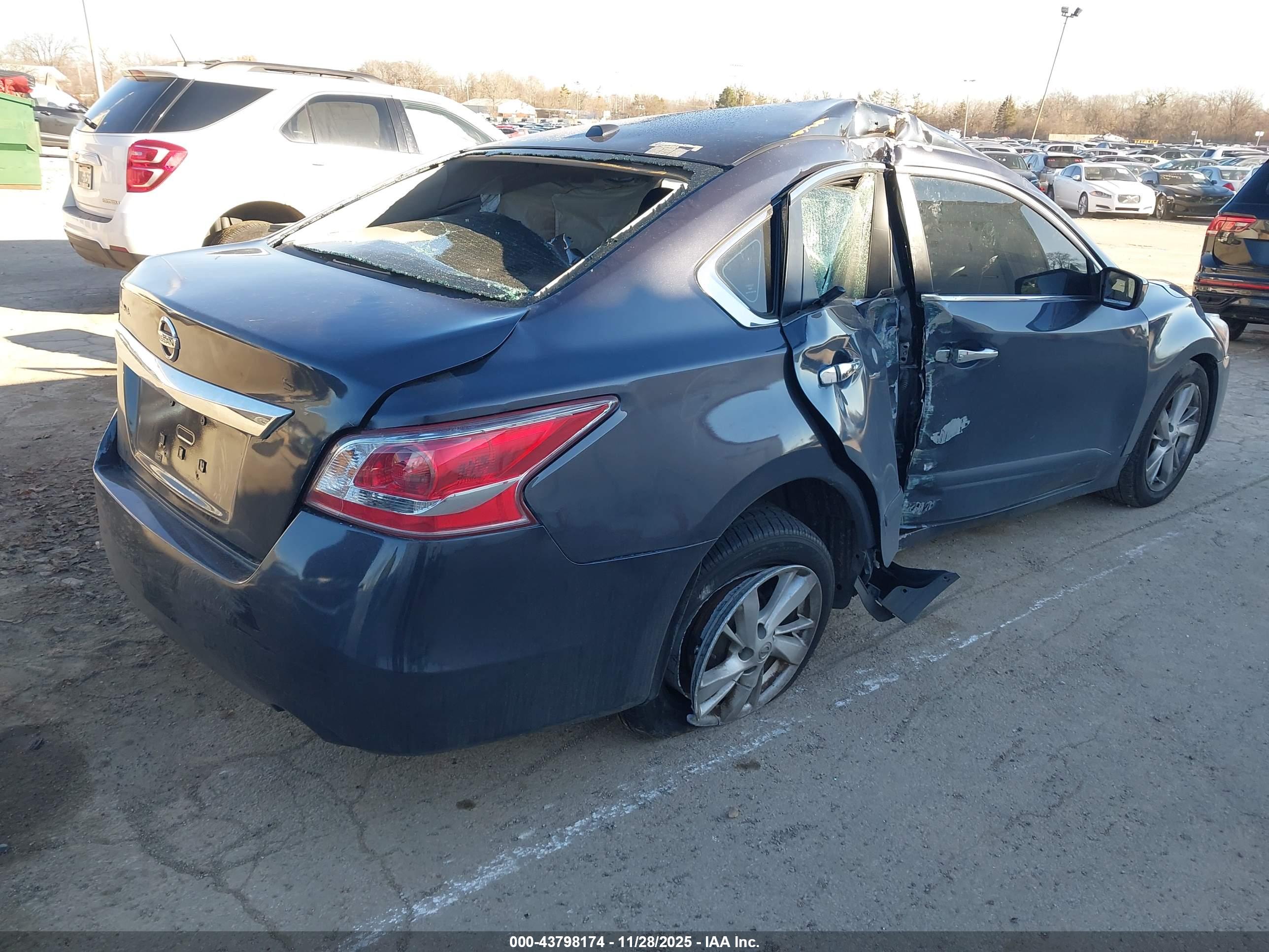 NISSAN ALTIMA image 4