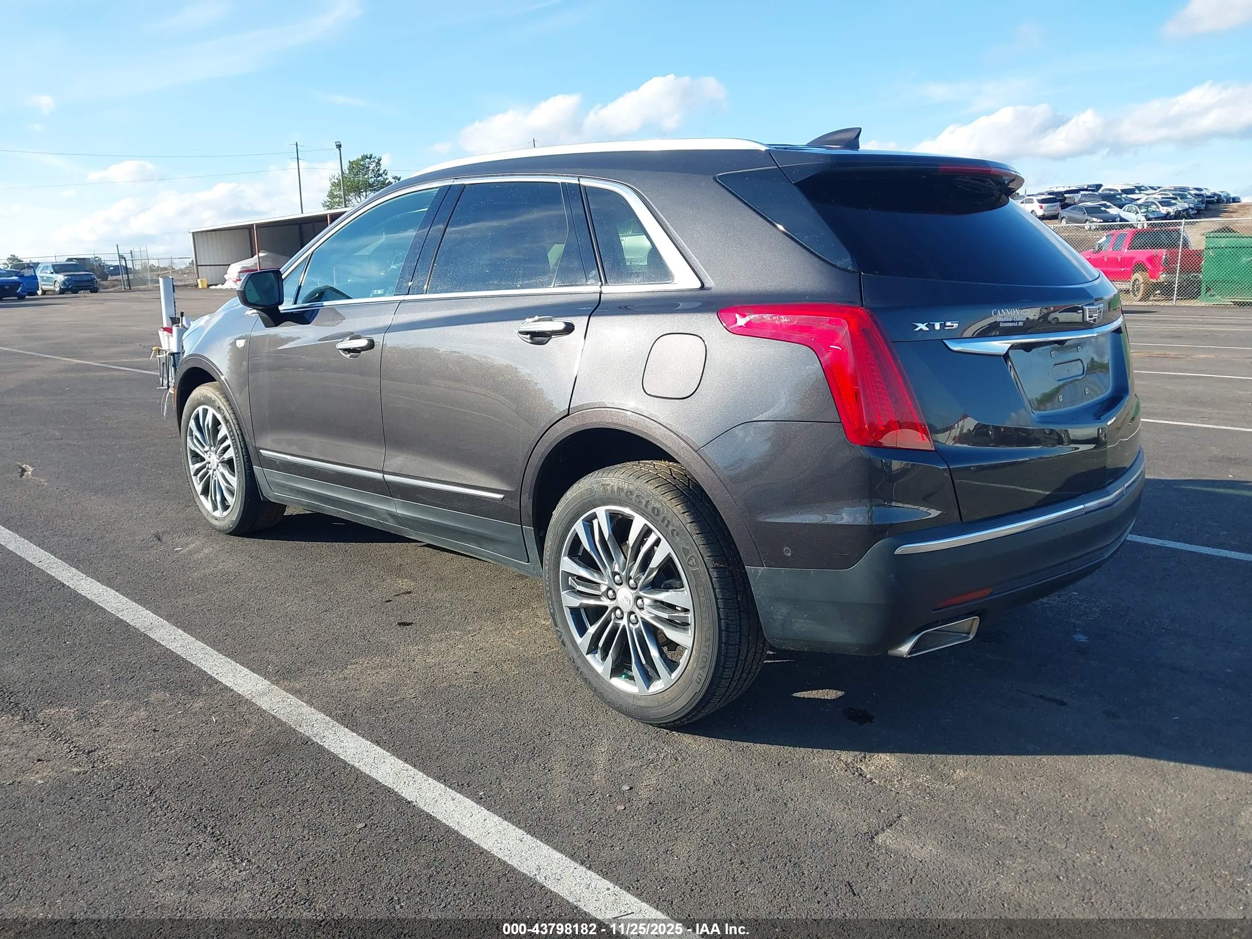 CADILLAC XT5 image 3