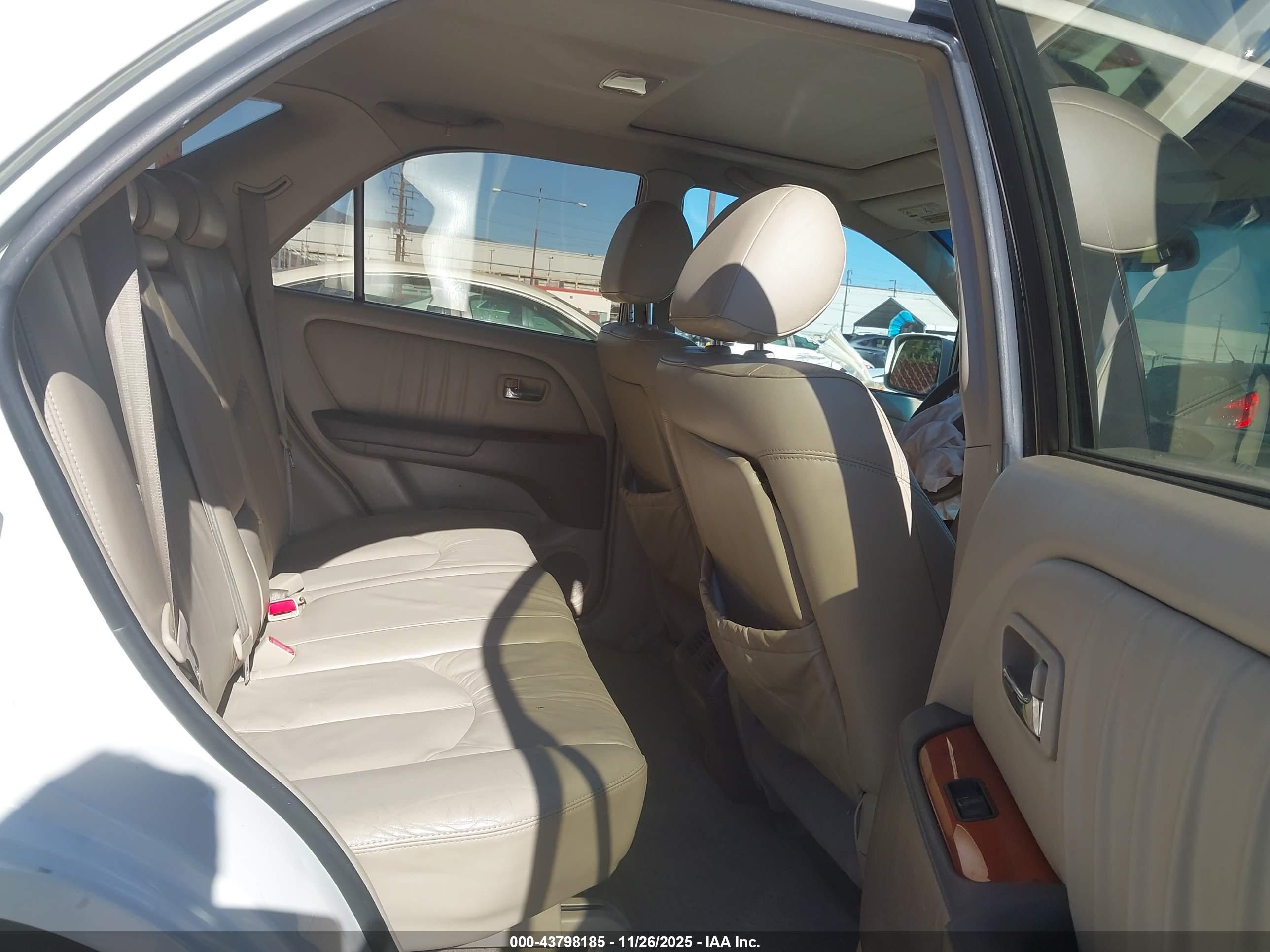 LEXUS RX image 8
