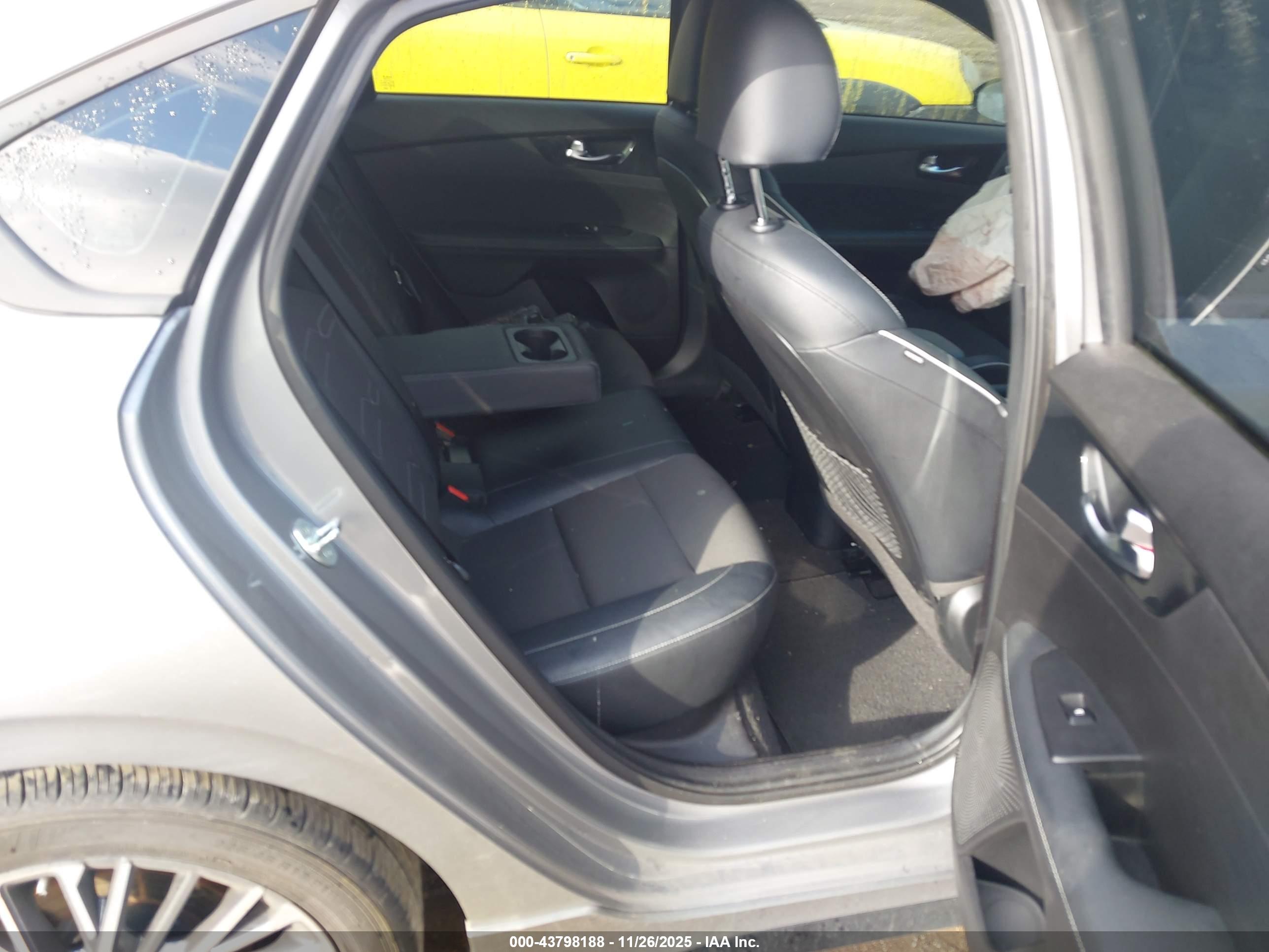 KIA FORTE image 8