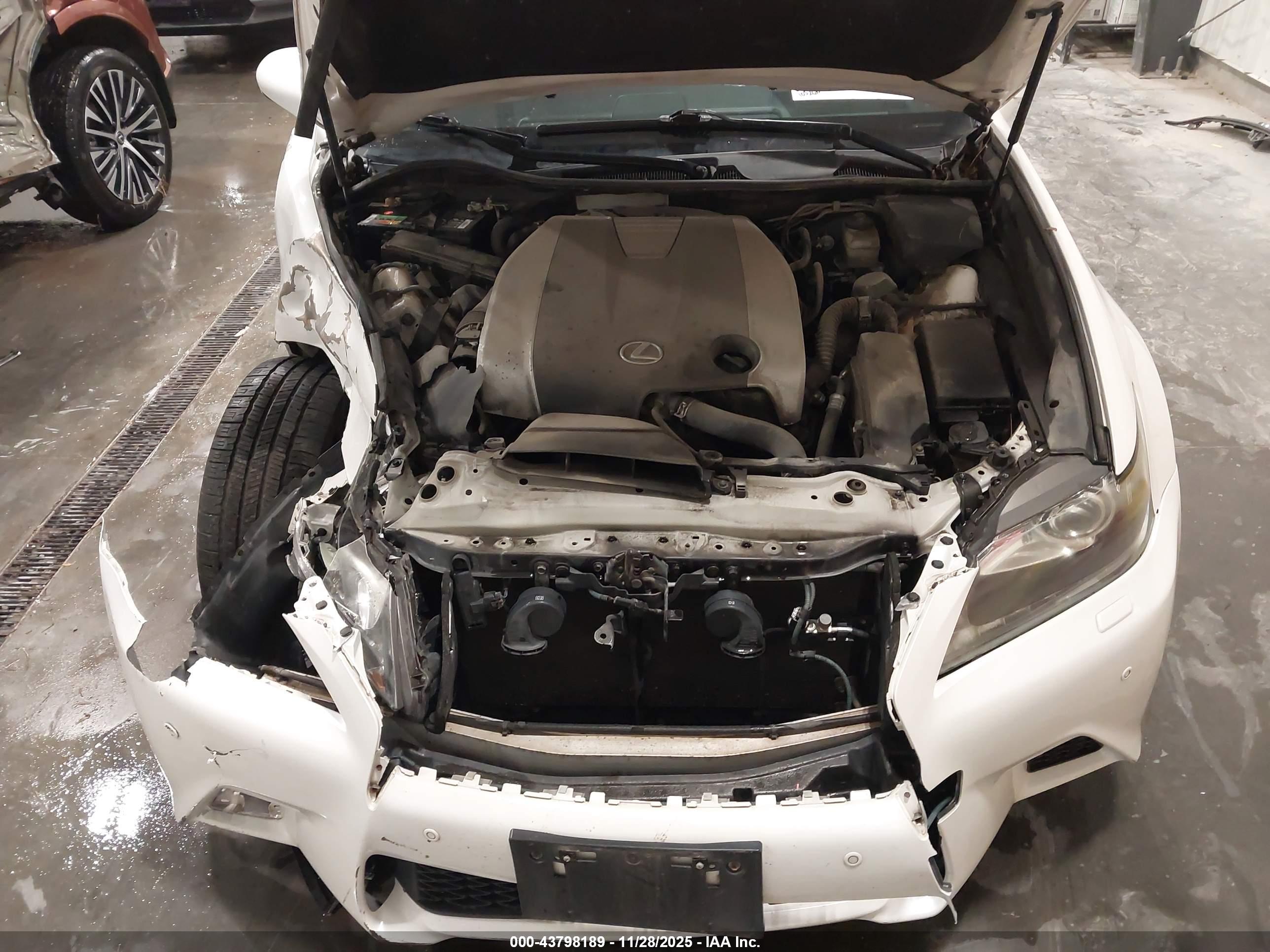LEXUS GS image 10