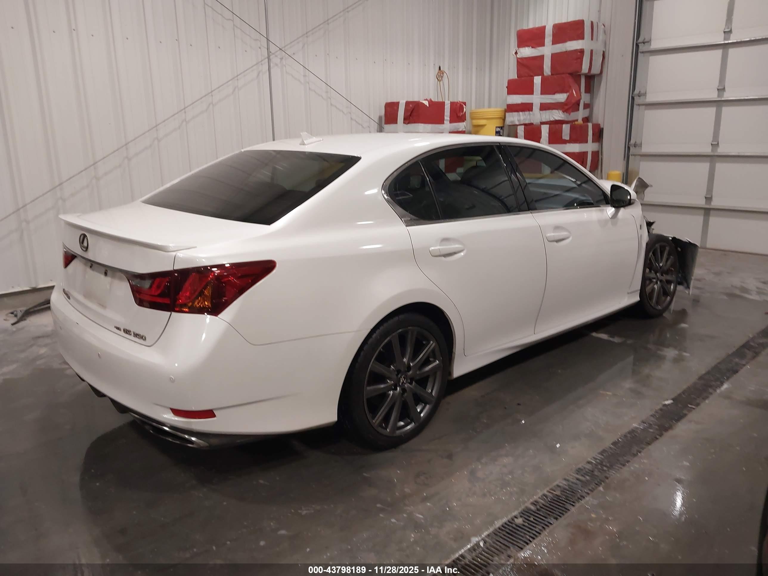 LEXUS GS image 4
