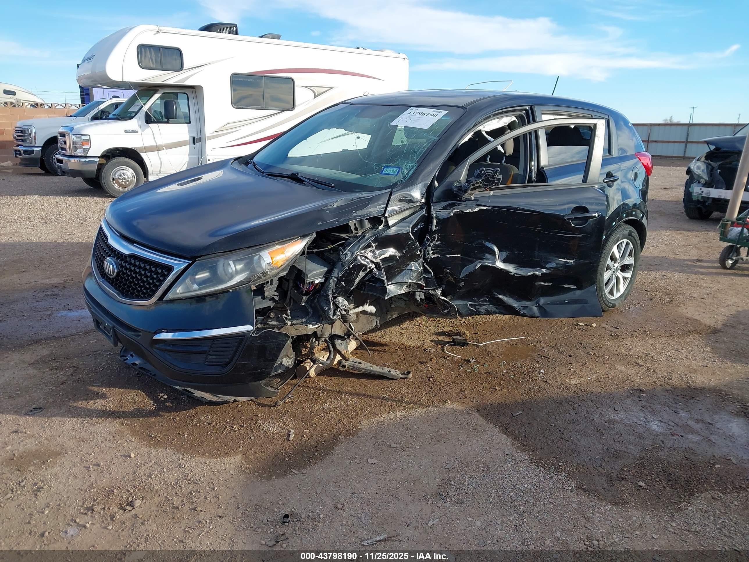 KIA SPORTAGE image 2