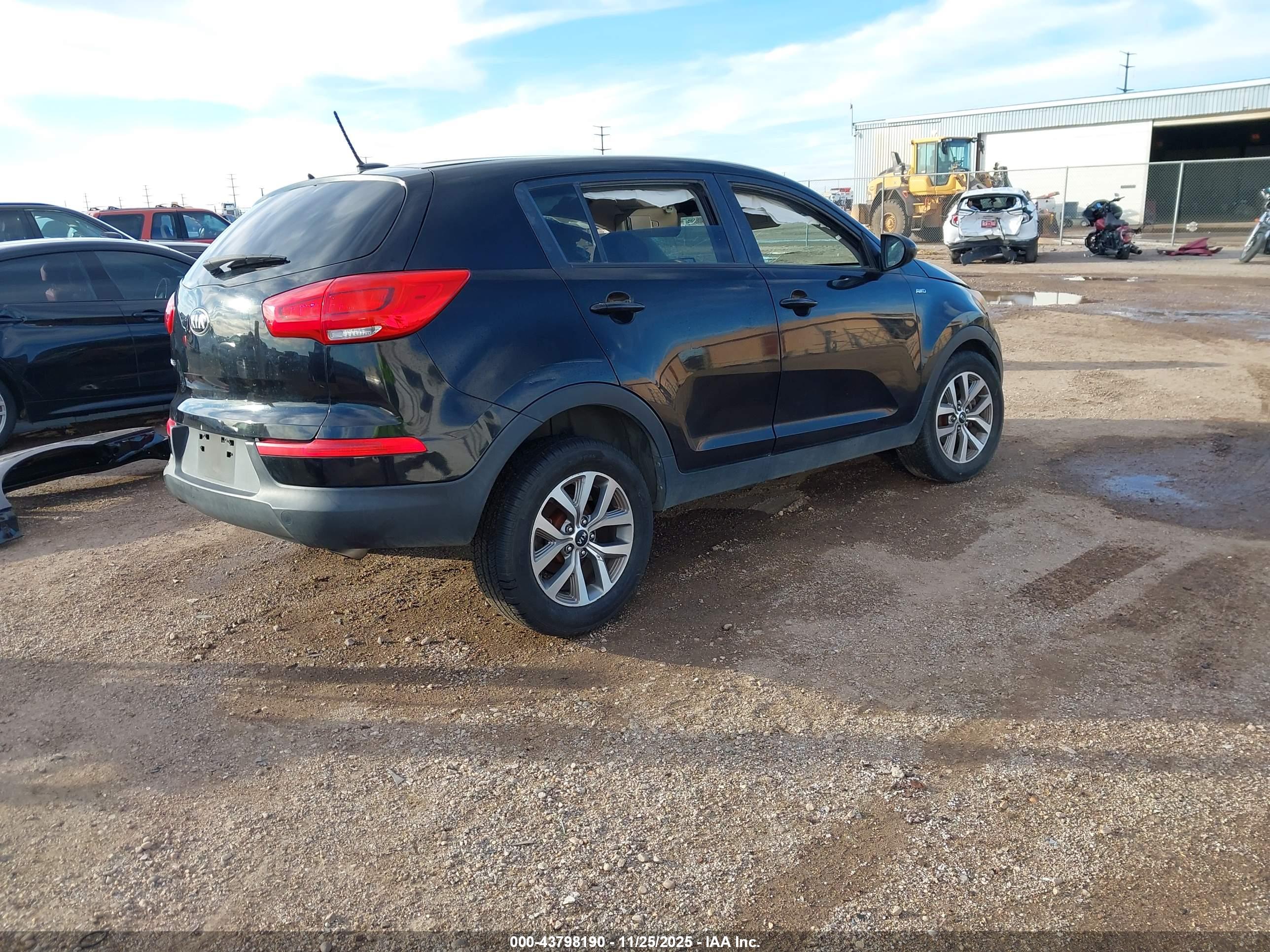 KIA SPORTAGE image 4