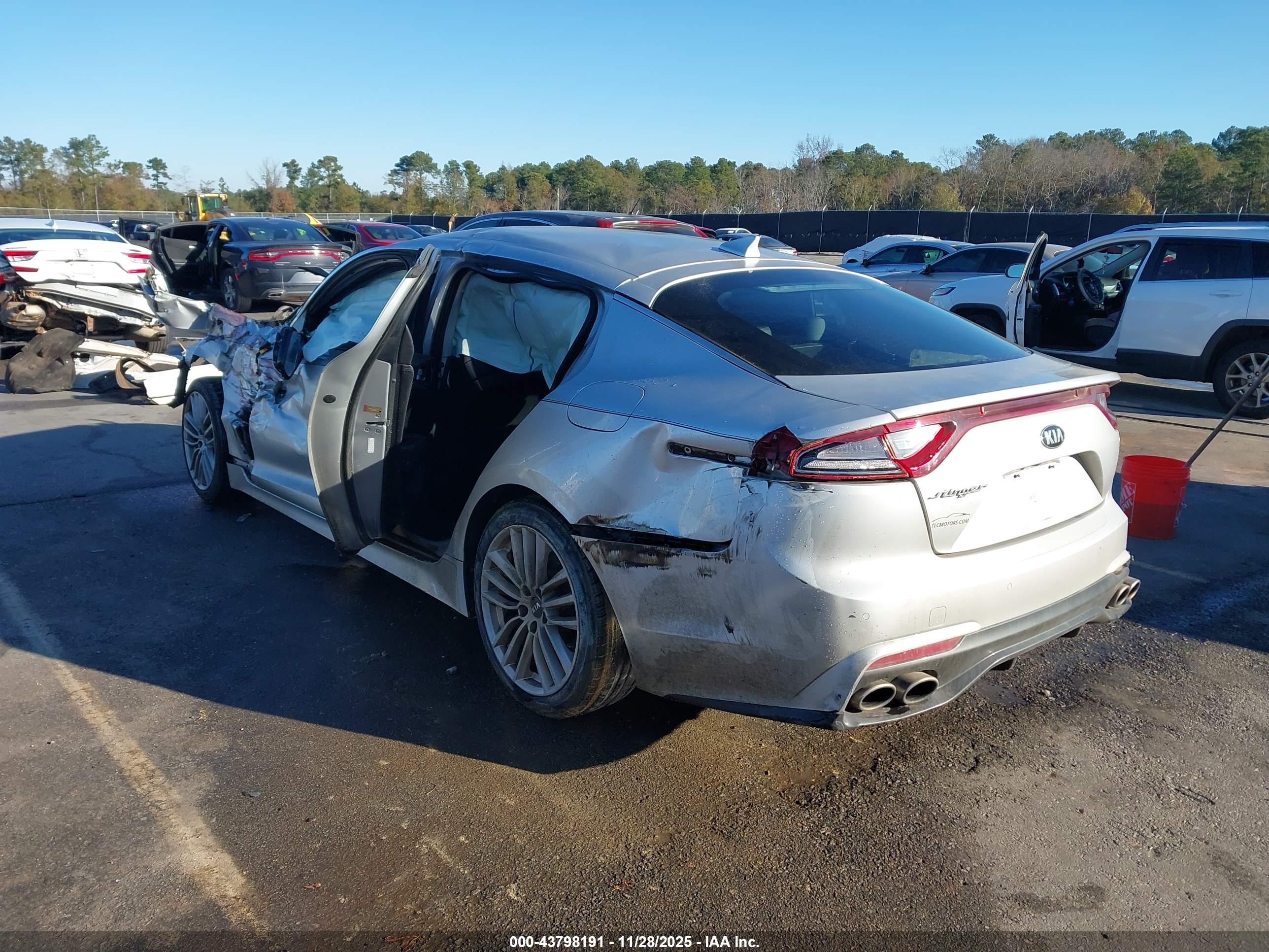 KIA STINGER image 3