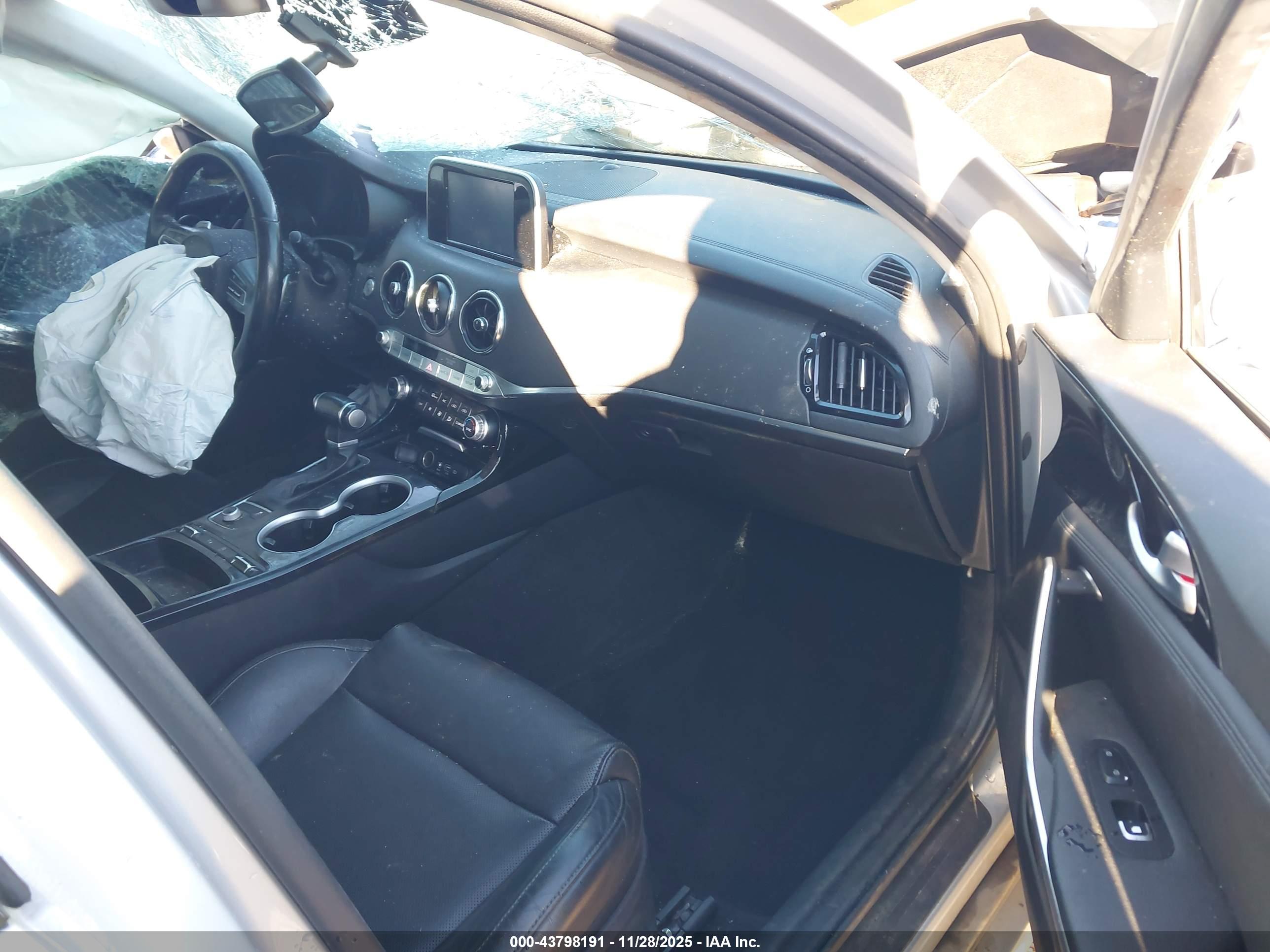 KIA STINGER image 5
