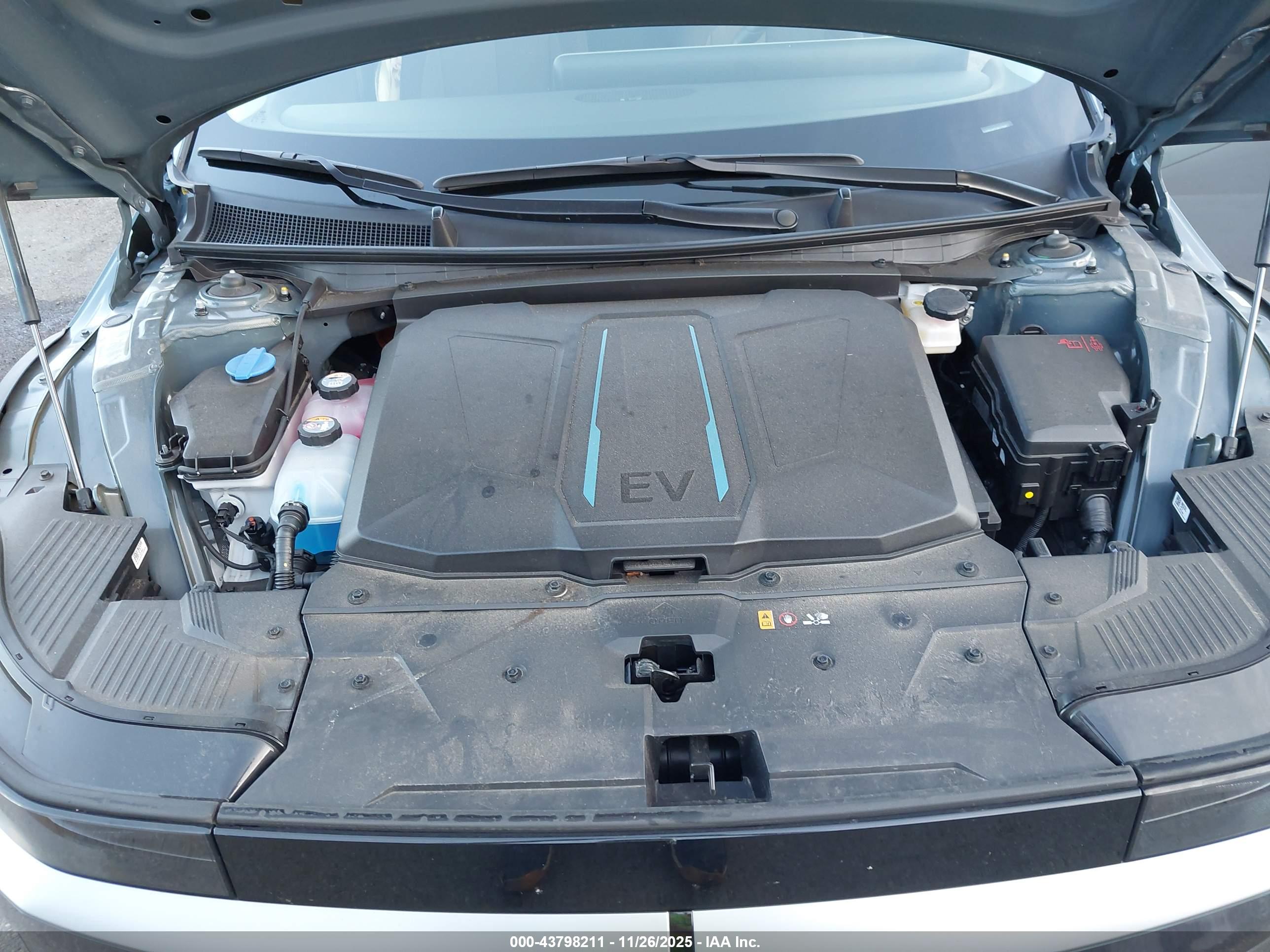 HYUNDAI IONIQ image 10