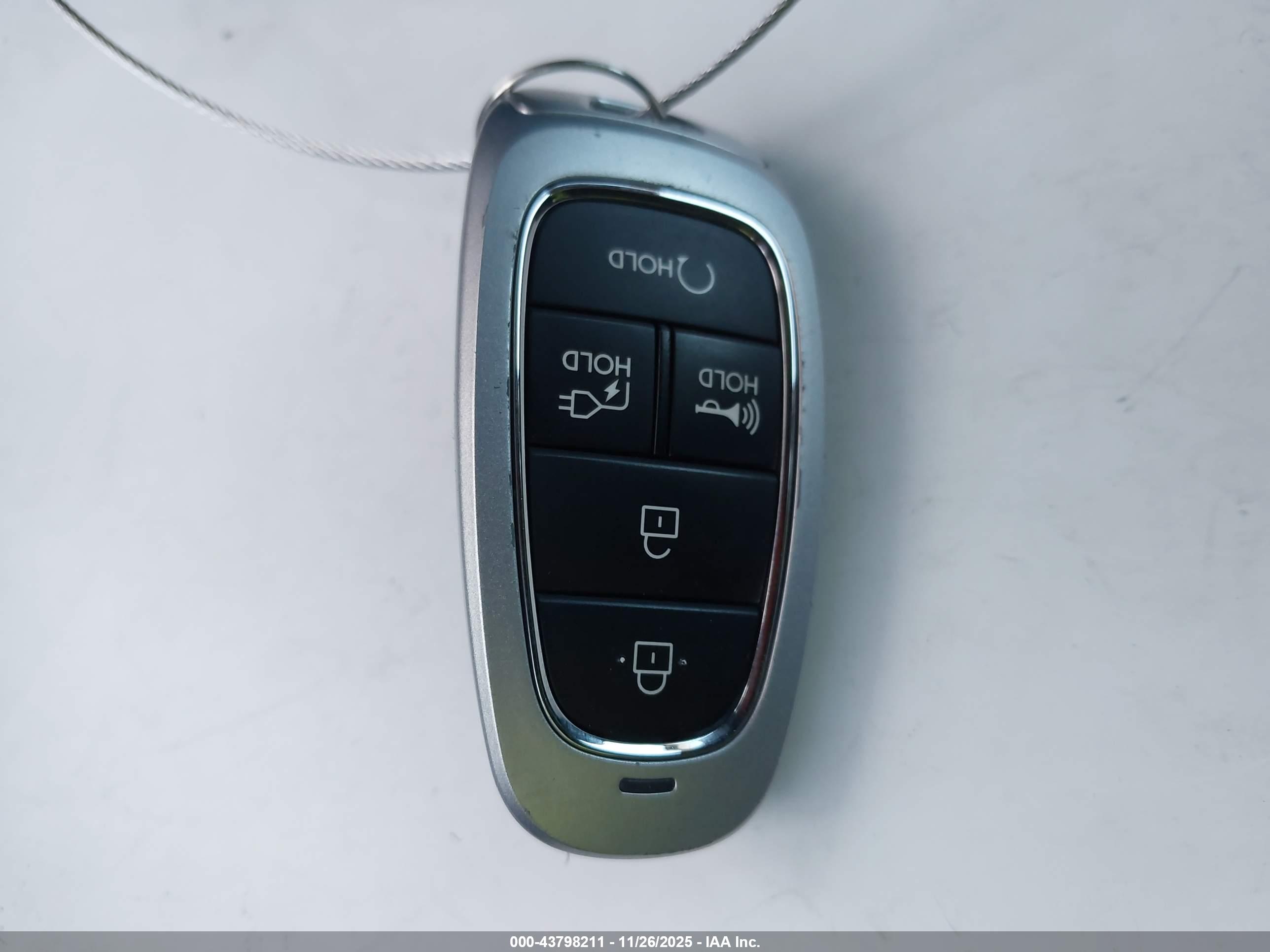 HYUNDAI IONIQ image 11