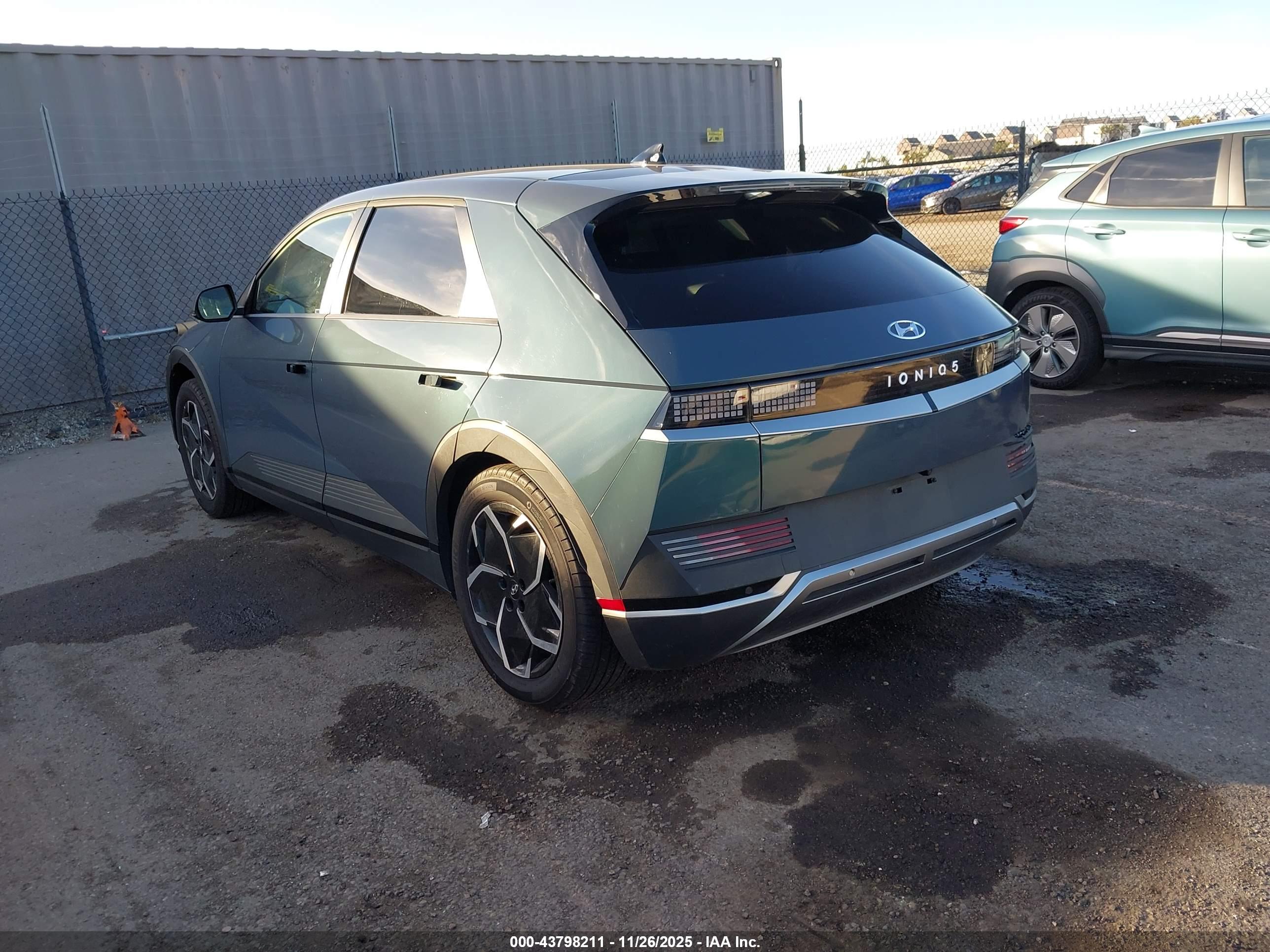 HYUNDAI IONIQ image 3