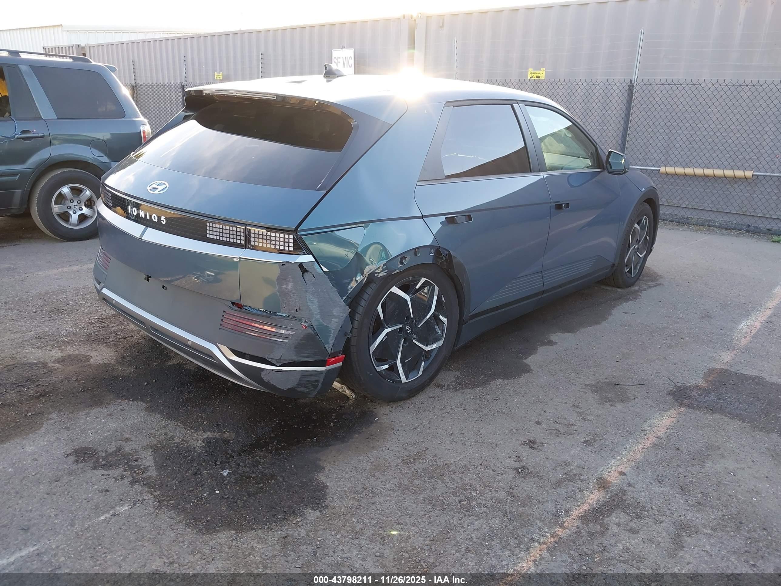 HYUNDAI IONIQ image 4