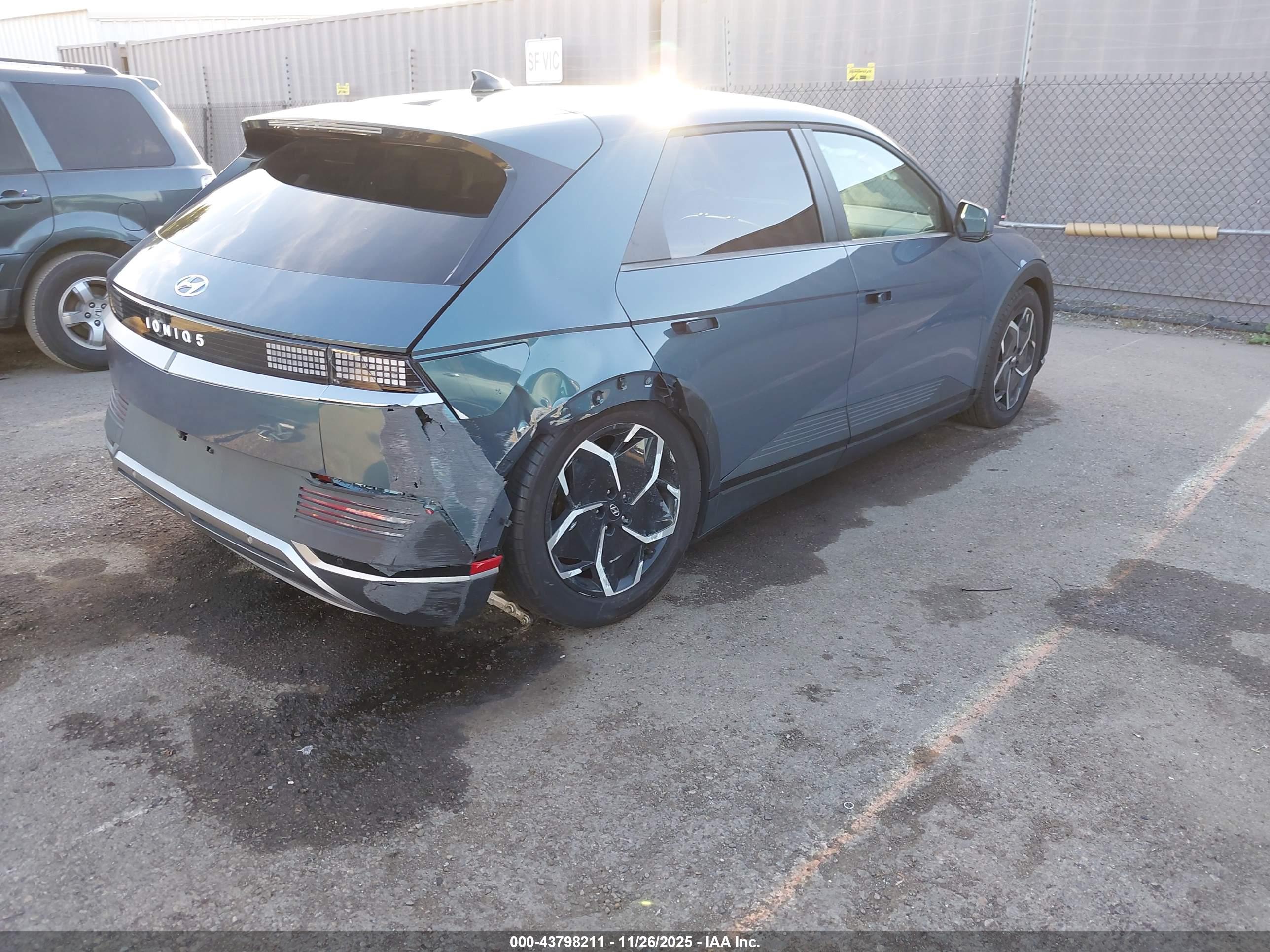HYUNDAI IONIQ image 6