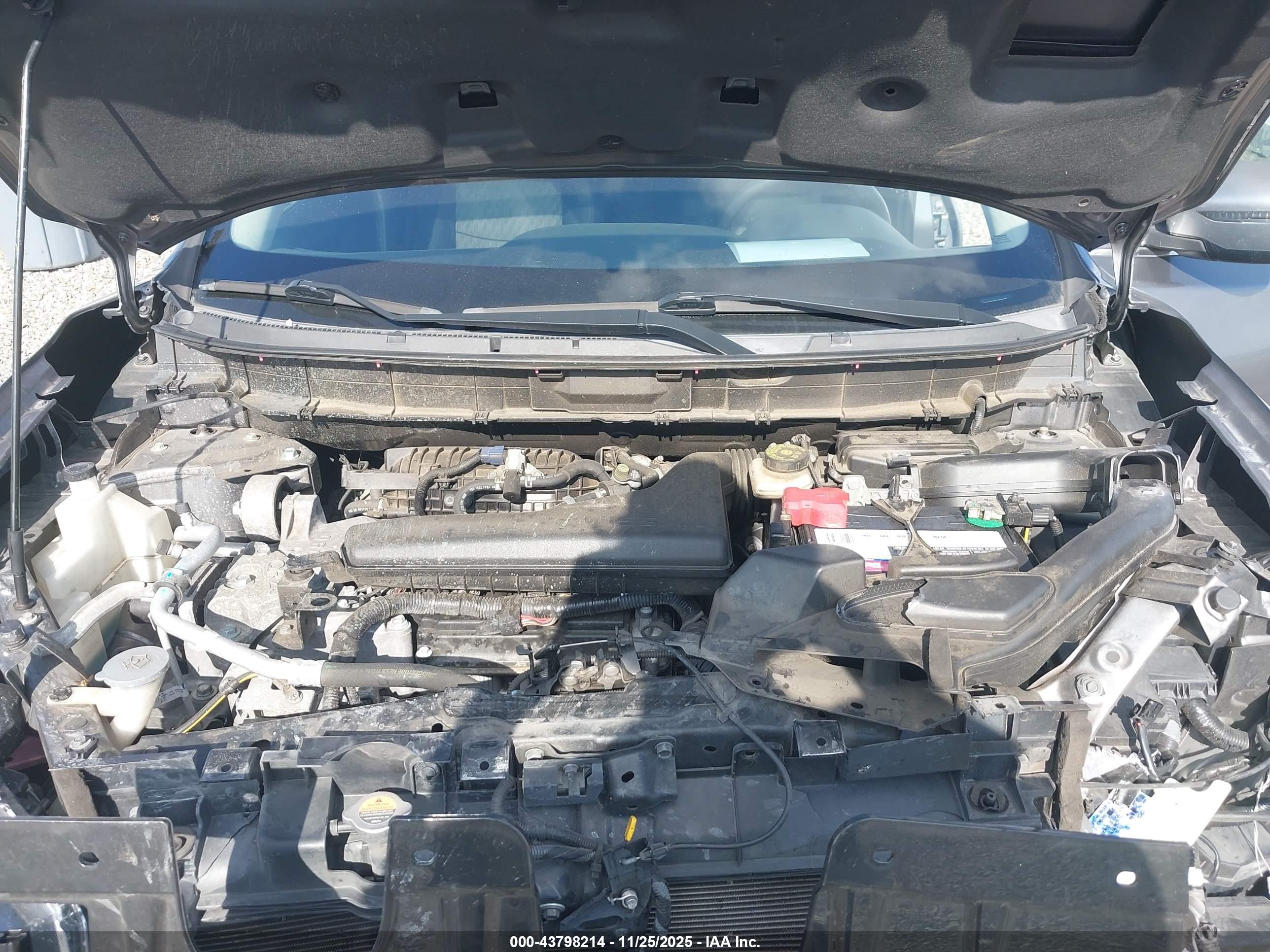 NISSAN ROGUE image 10