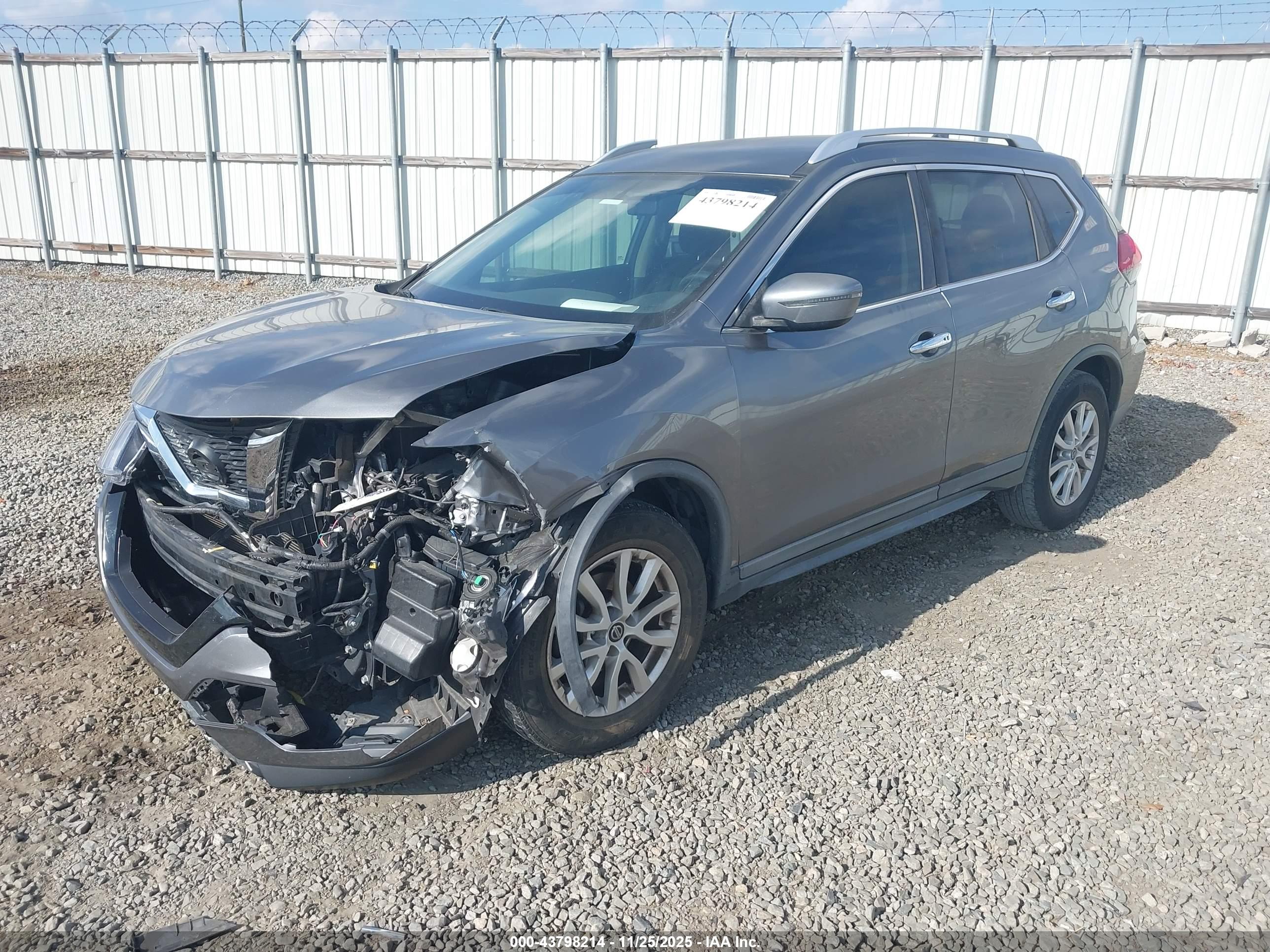 NISSAN ROGUE image 2