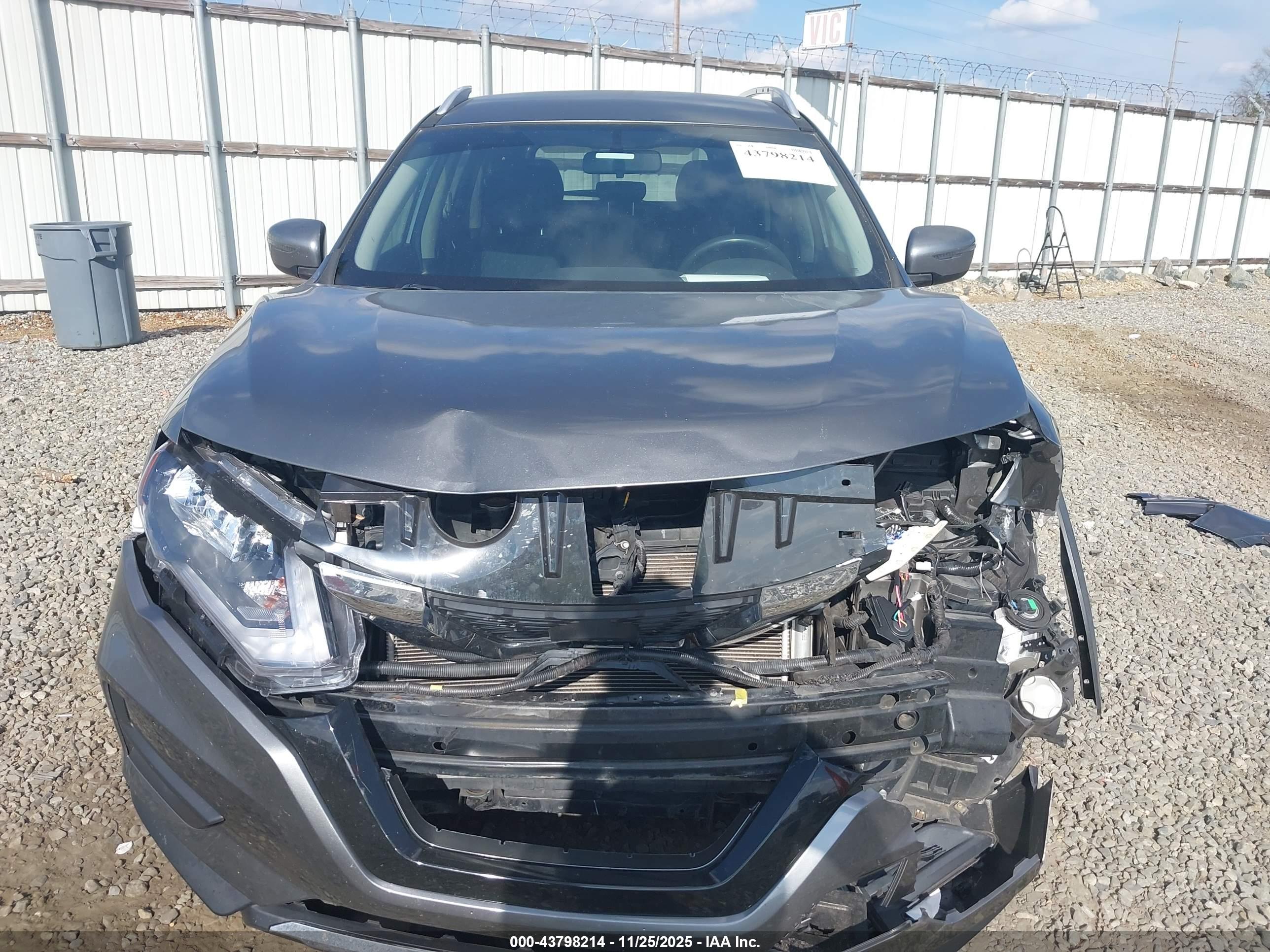 NISSAN ROGUE image 6