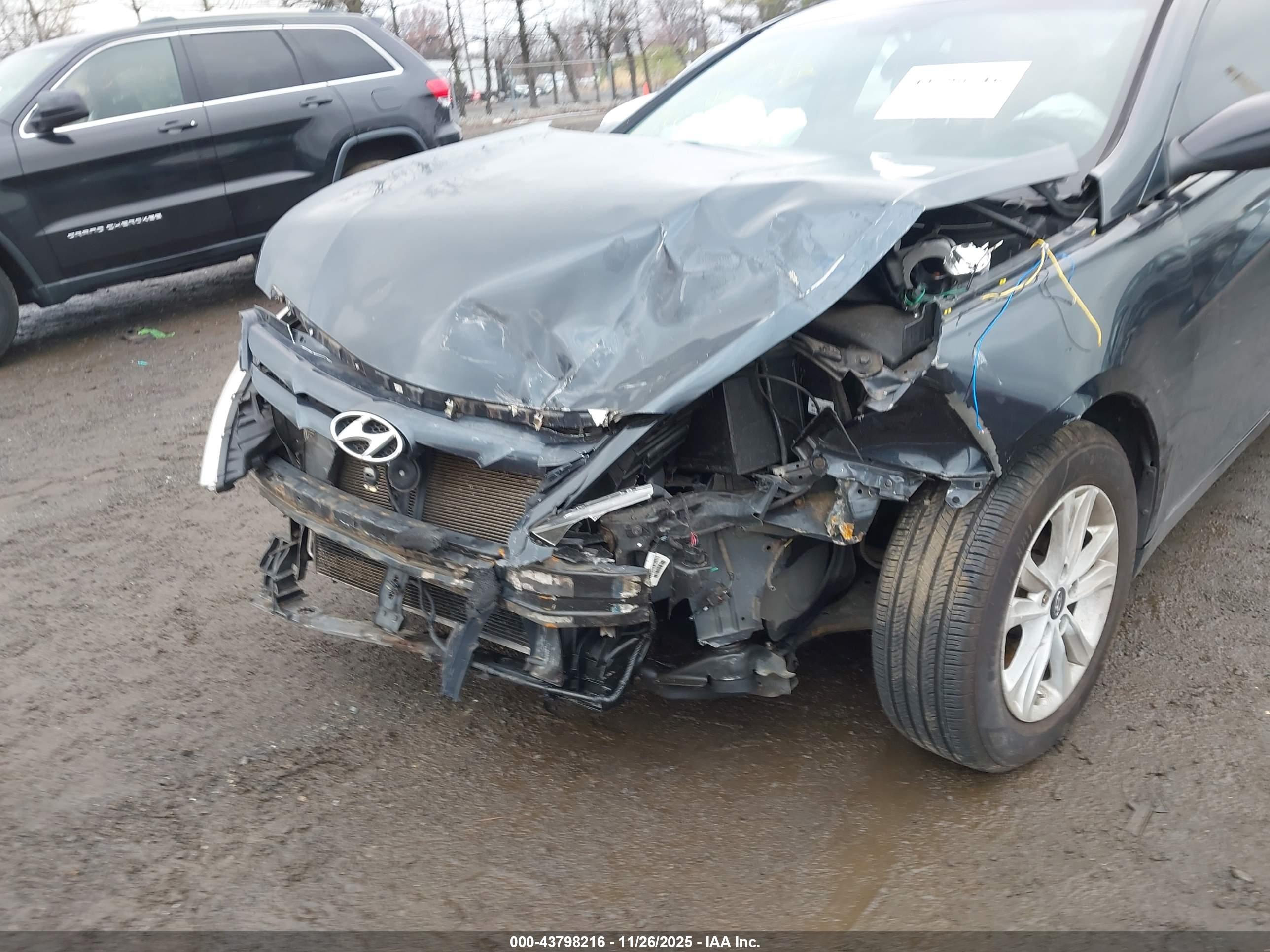 HYUNDAI SONATA image 6