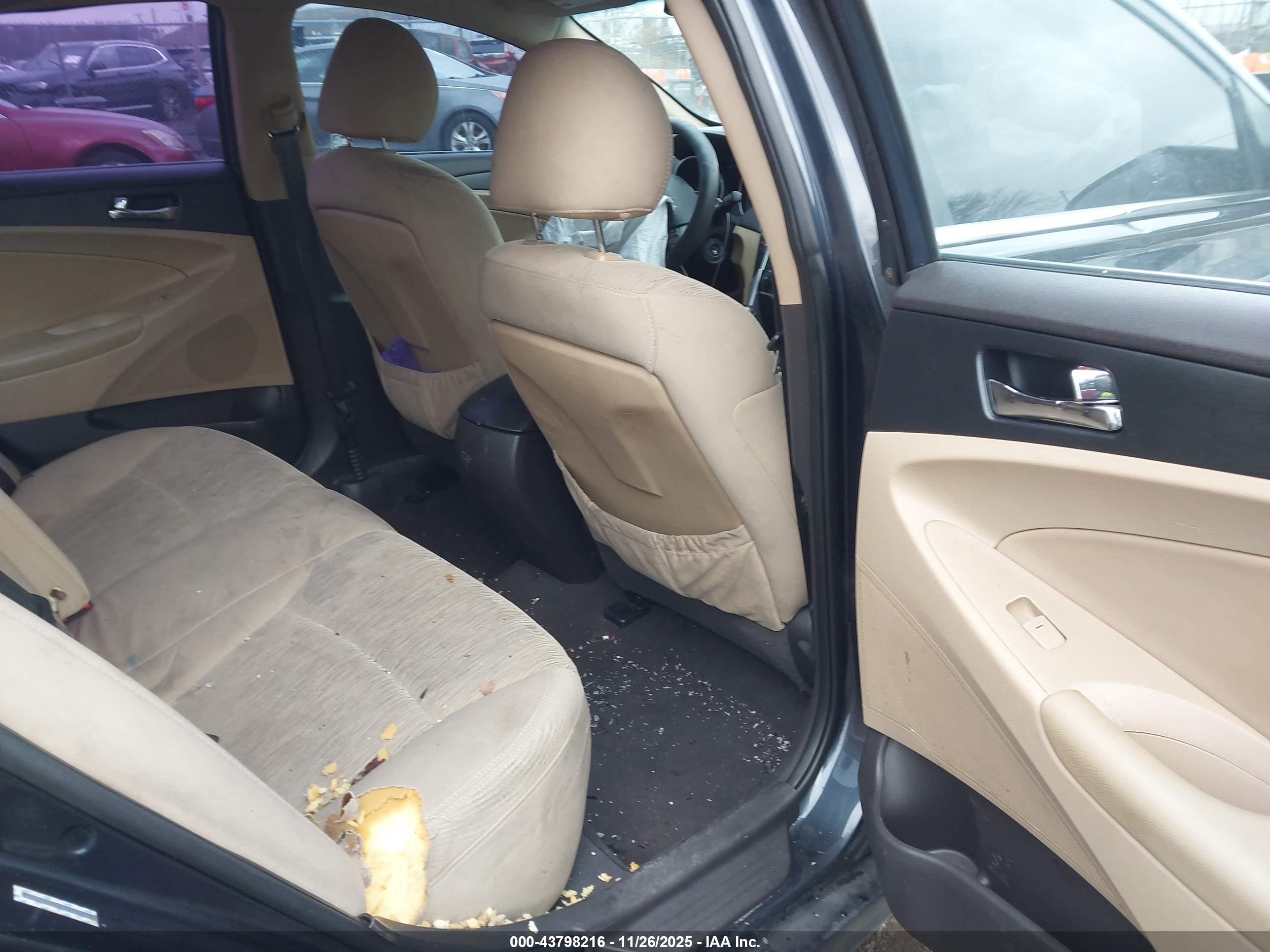 HYUNDAI SONATA image 8