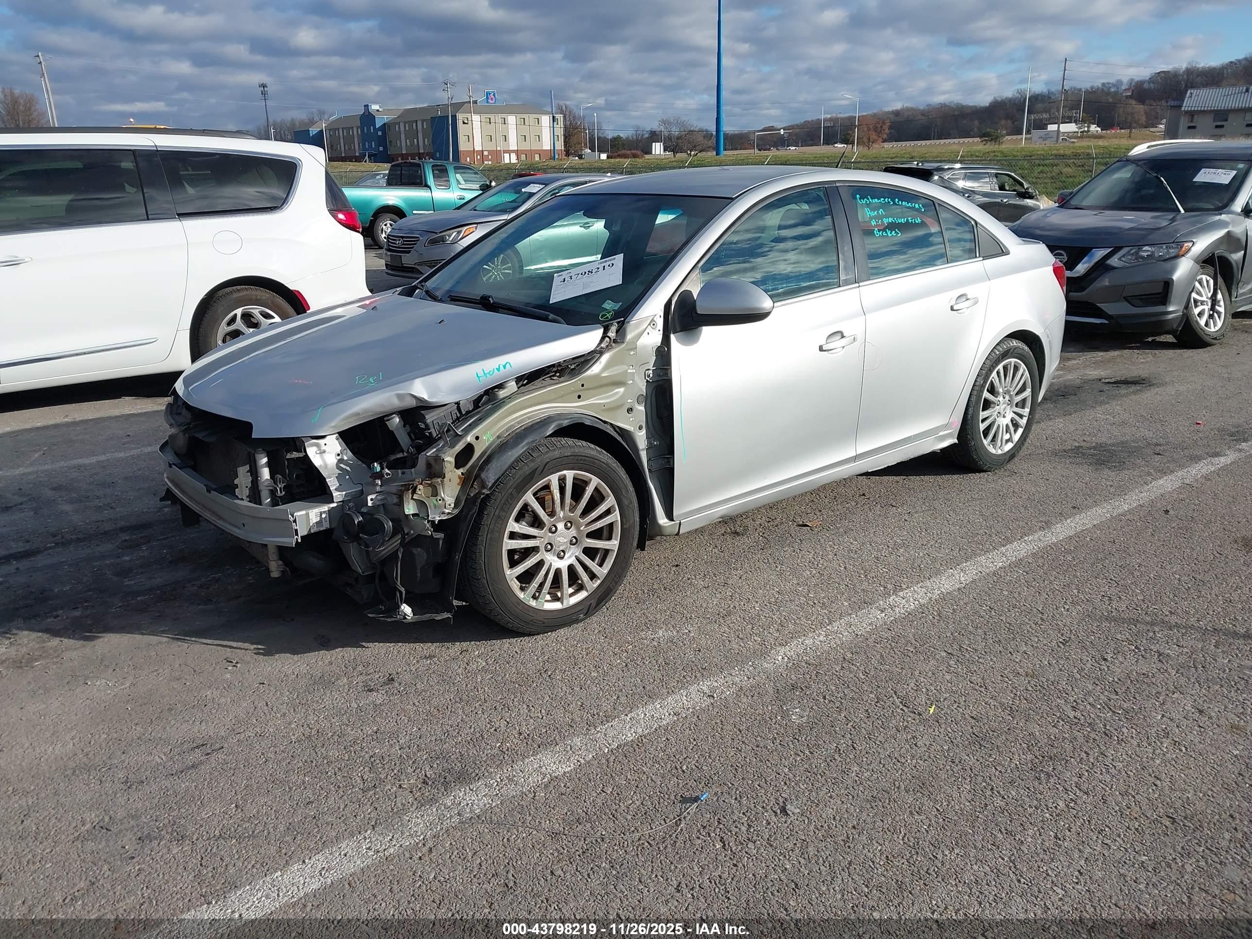 CHEVROLET CRUZE image 2