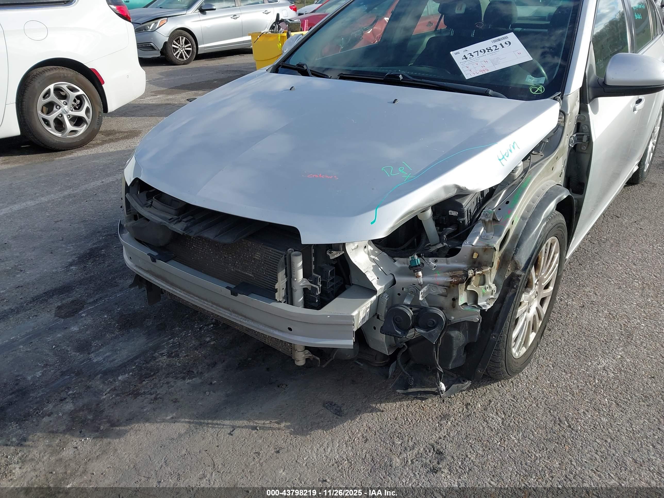 CHEVROLET CRUZE image 6
