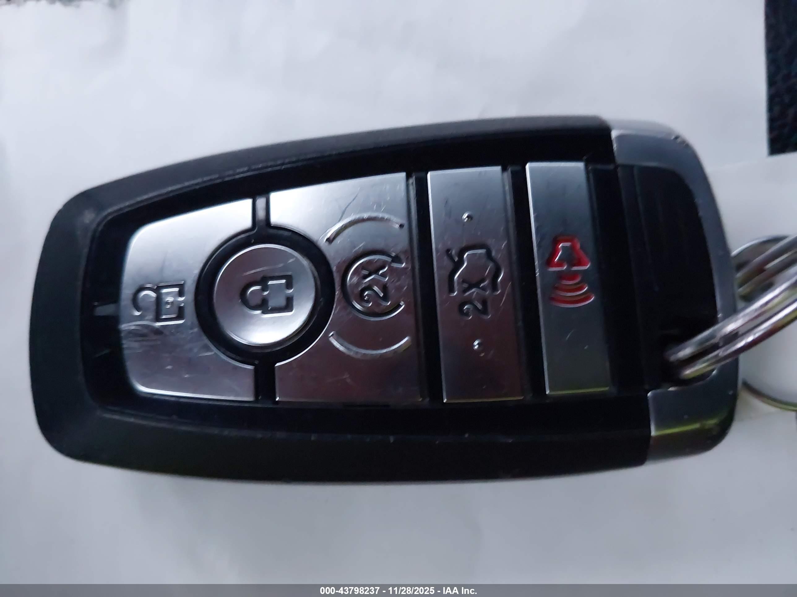 FORD FUSION image 11
