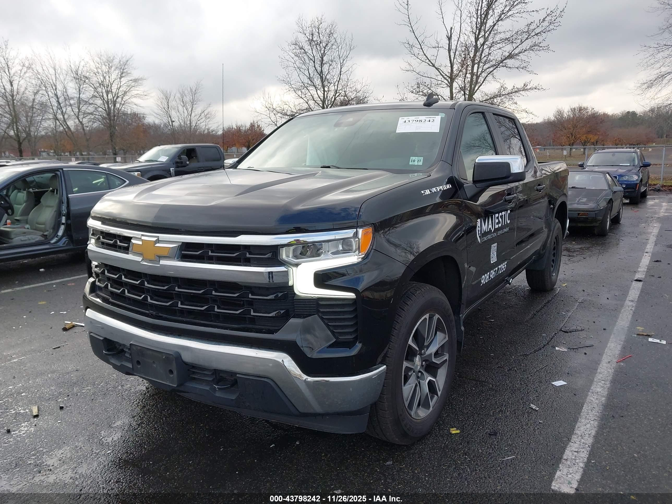 CHEVROLET SILVERADO image 2