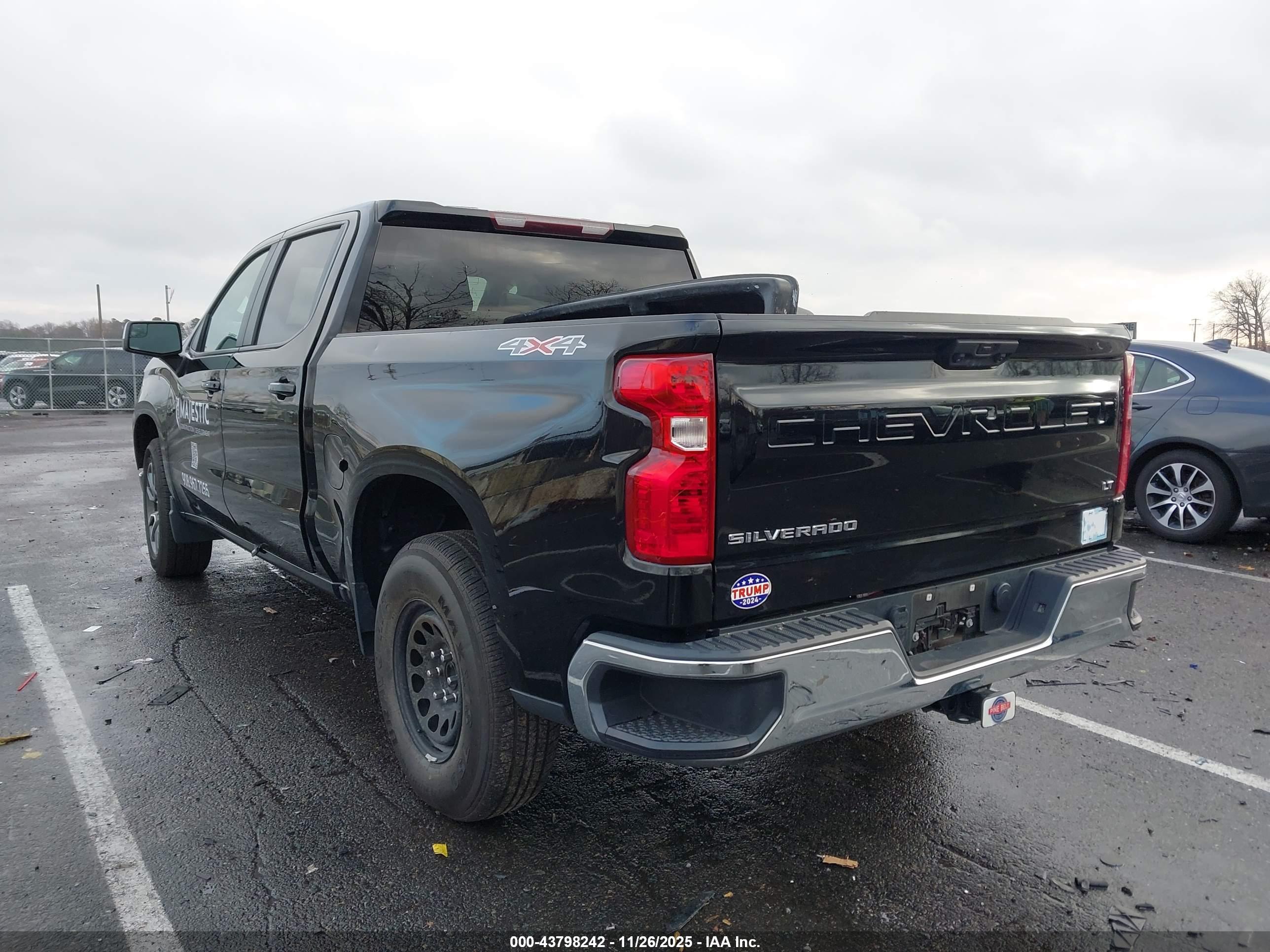 CHEVROLET SILVERADO image 3