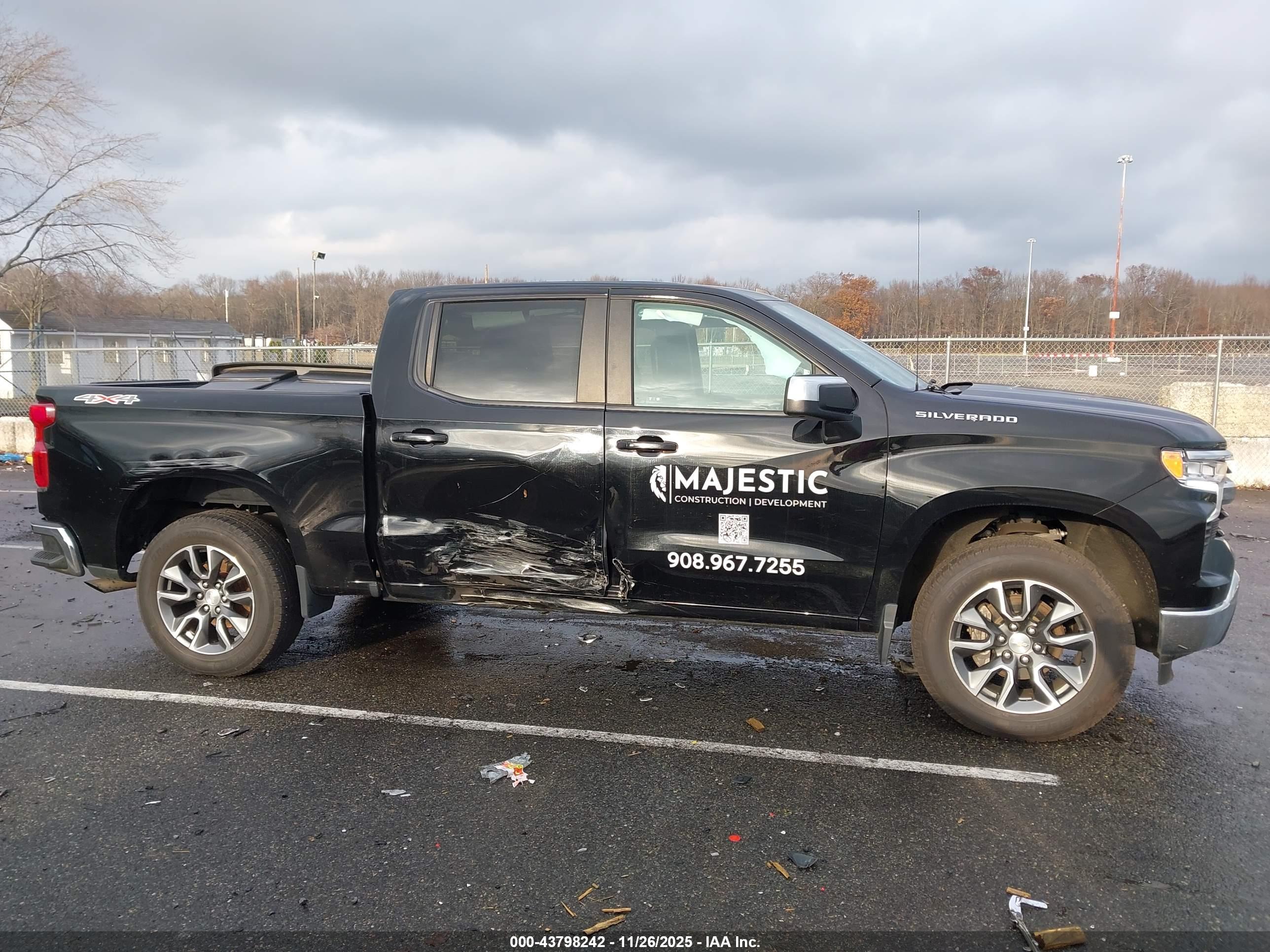 CHEVROLET SILVERADO image 6