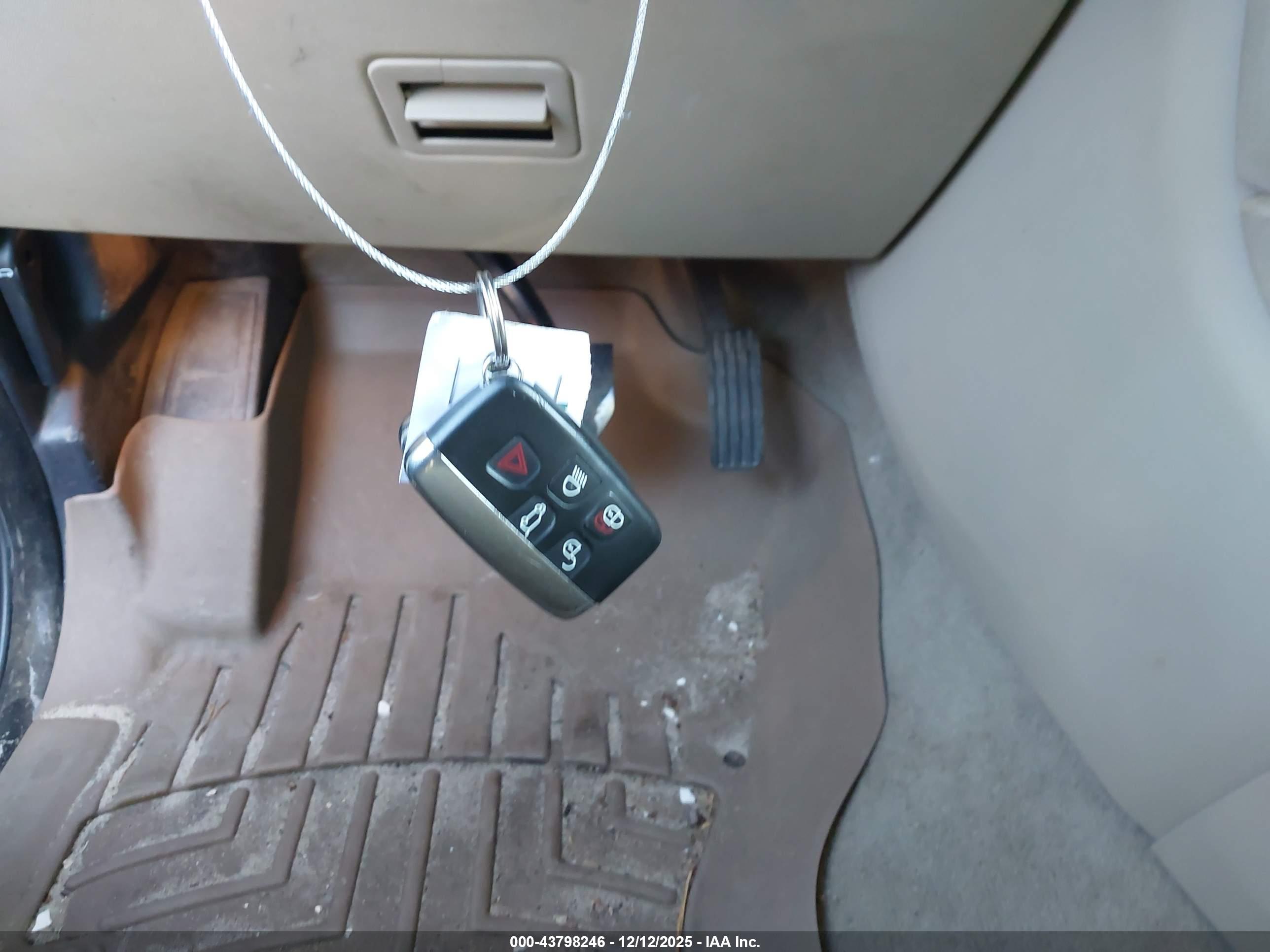 LAND ROVER image 11