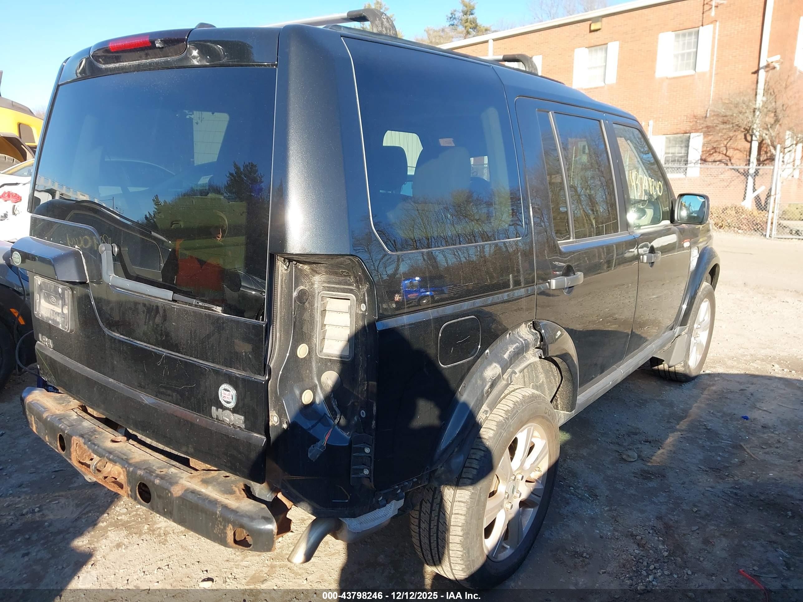 LAND ROVER image 4
