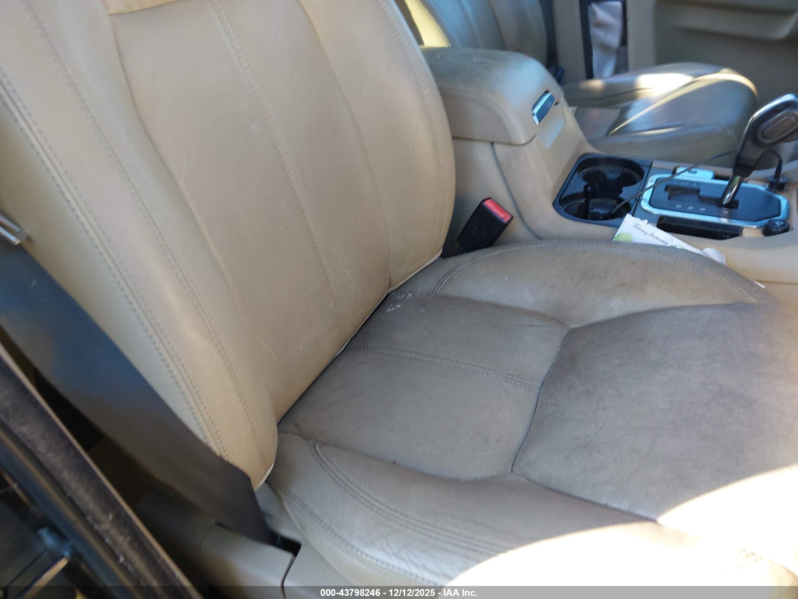 LAND ROVER image 5