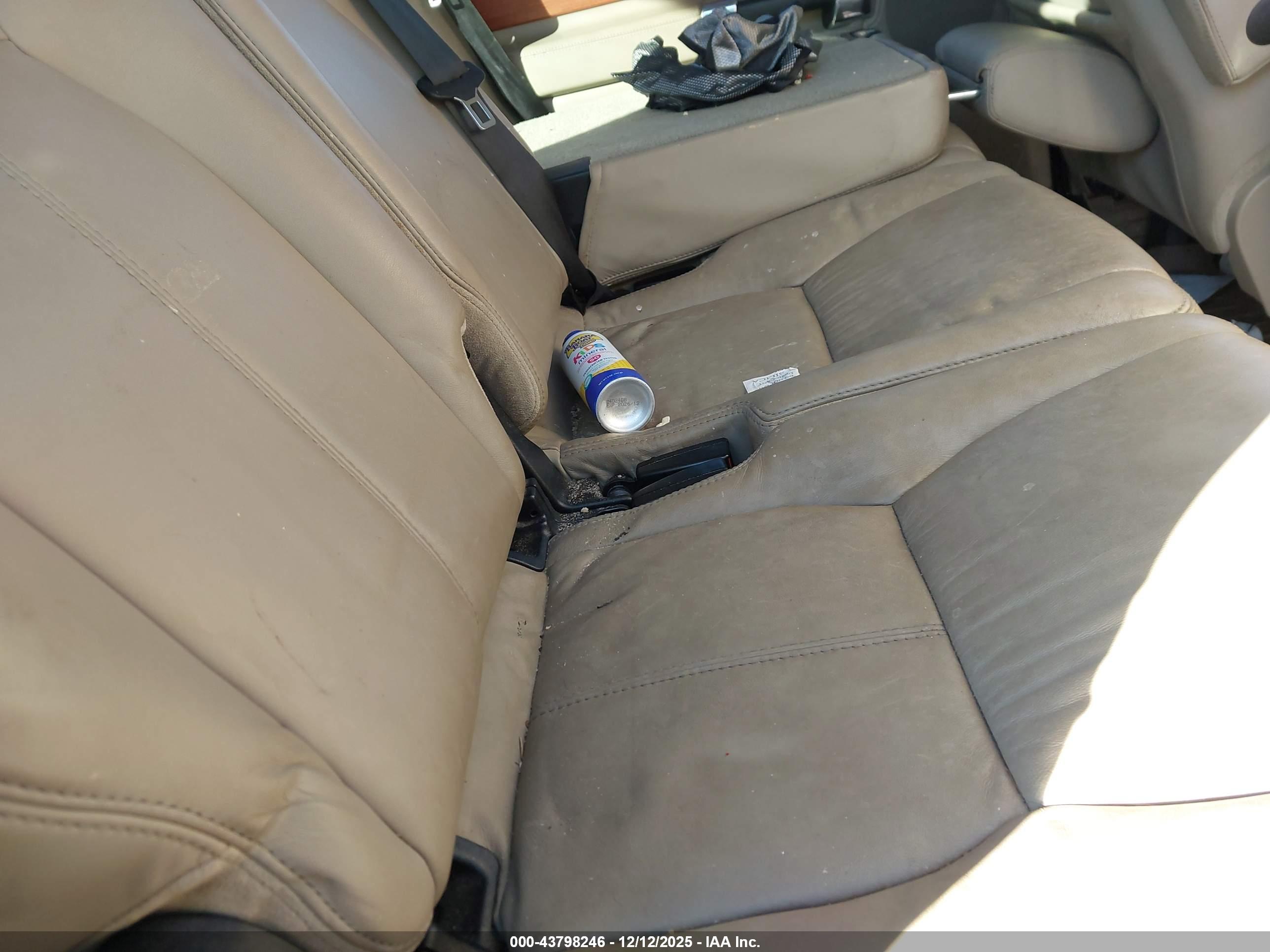 LAND ROVER image 8