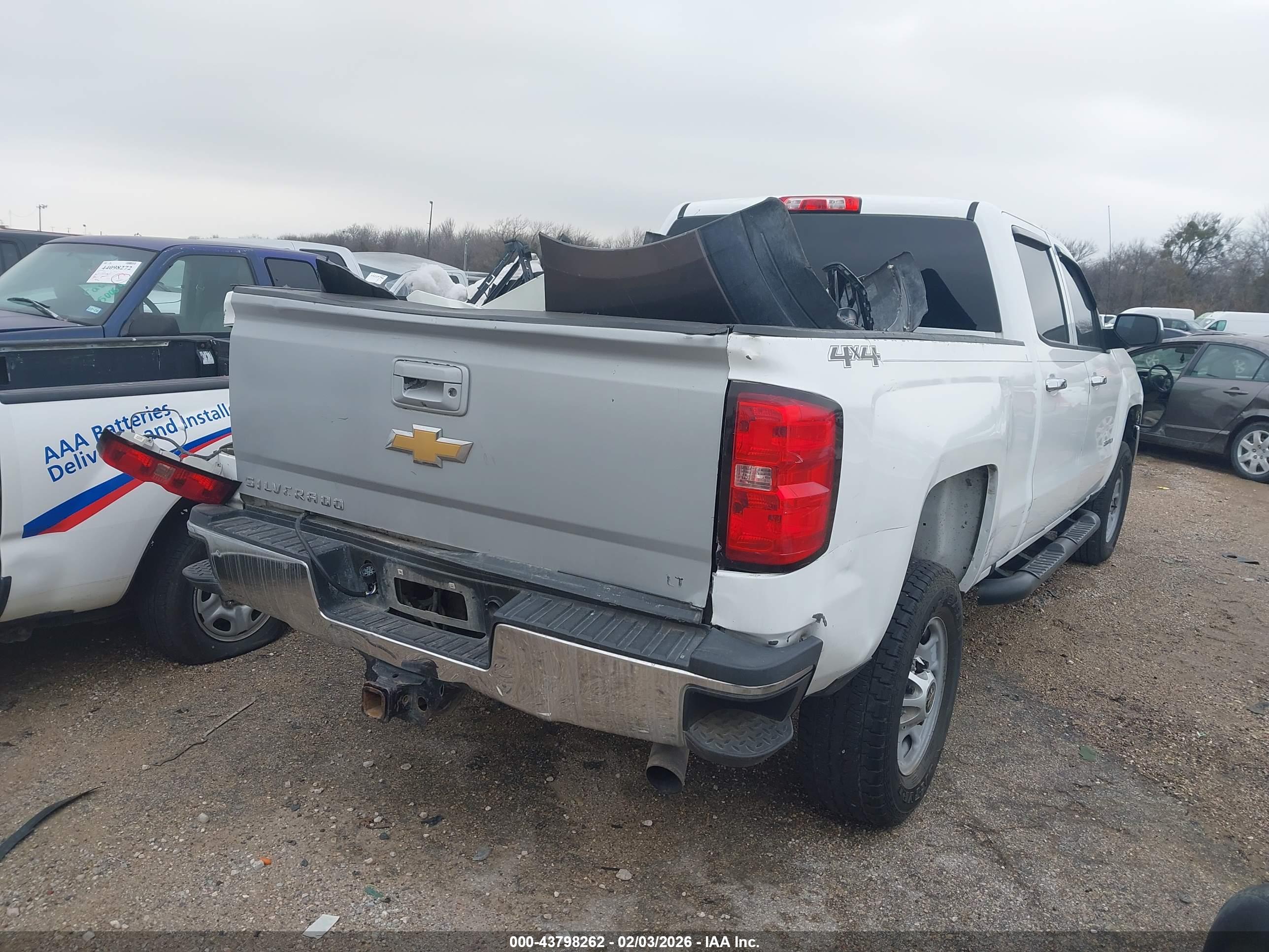 CHEVROLET SILVERADO image 4