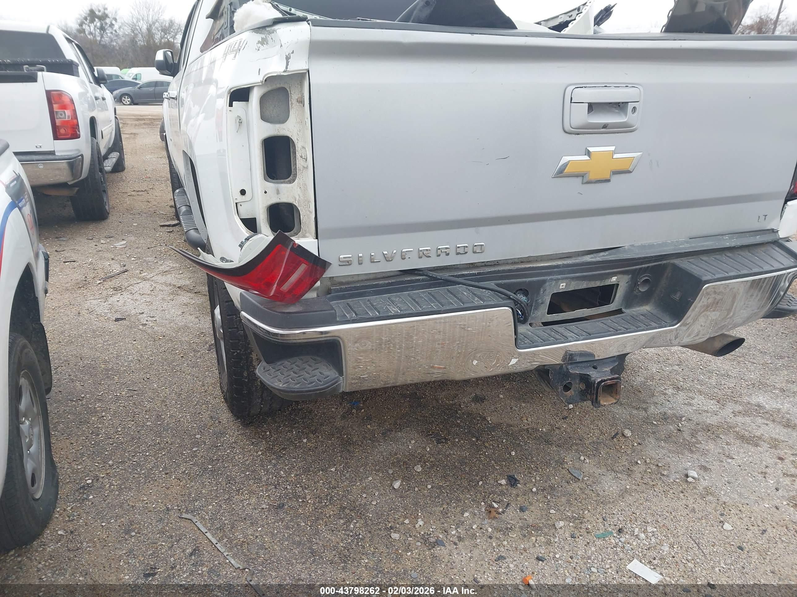 CHEVROLET SILVERADO image 6
