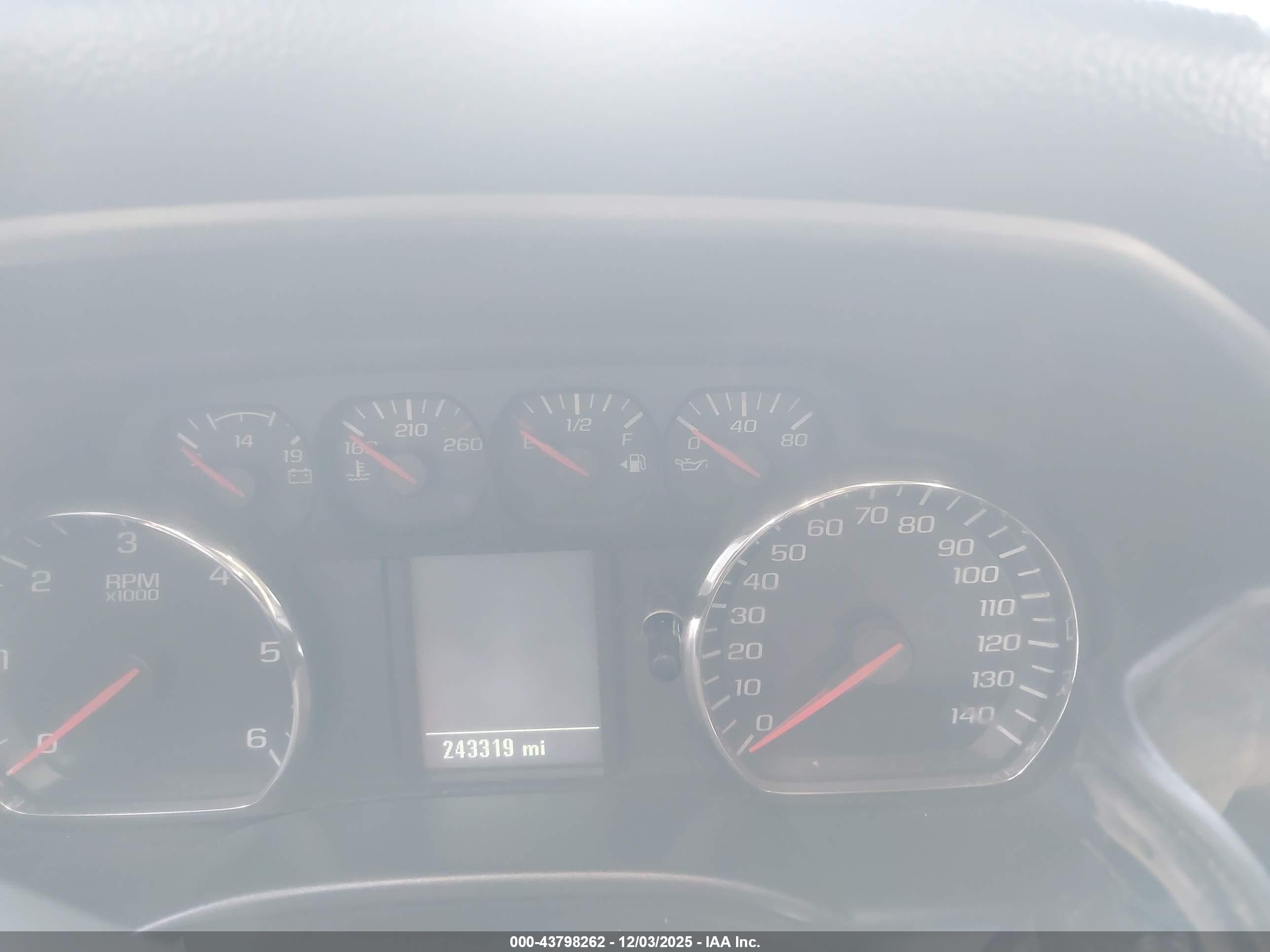 CHEVROLET SILVERADO image 7