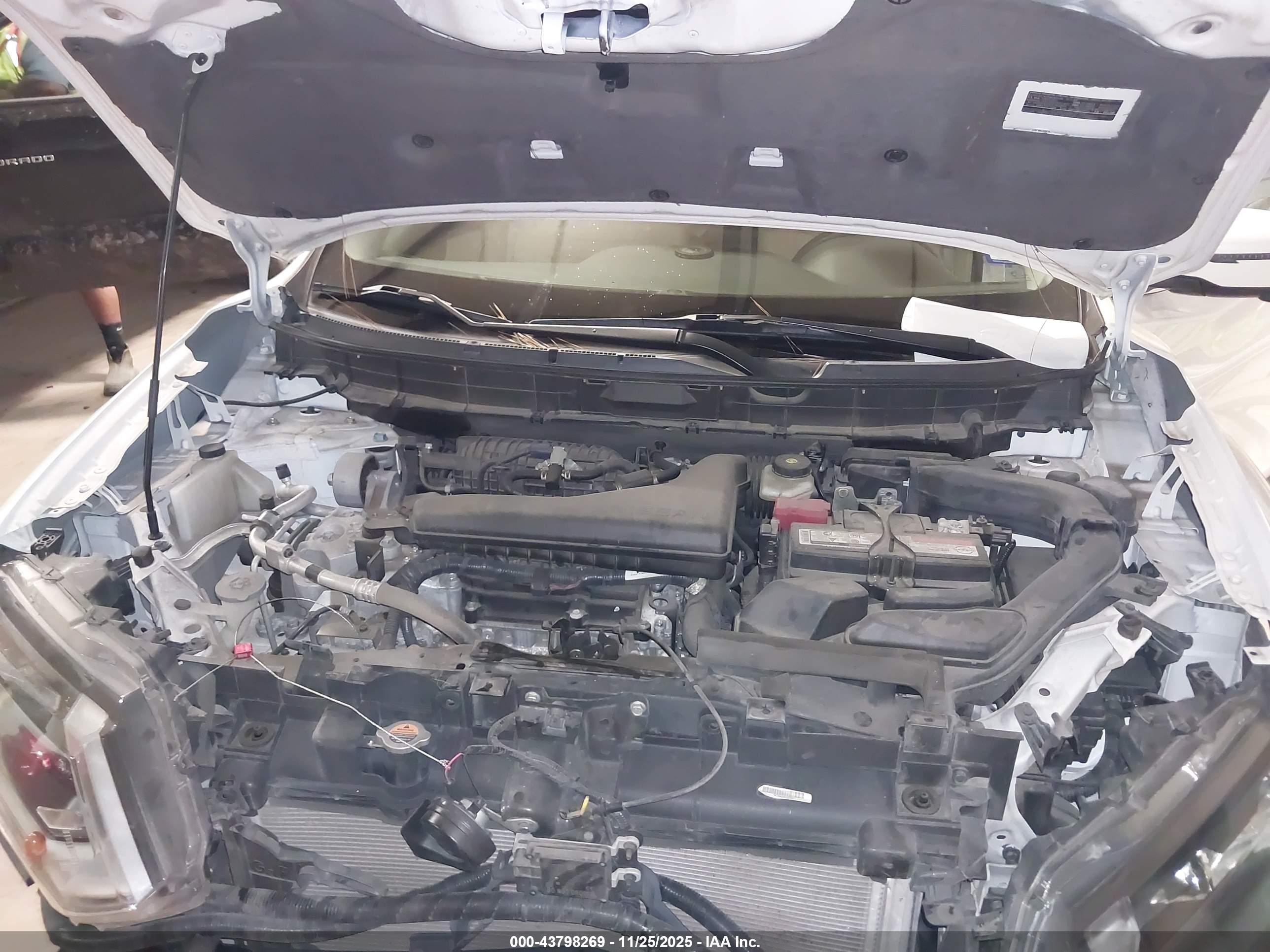 NISSAN ROGUE image 10