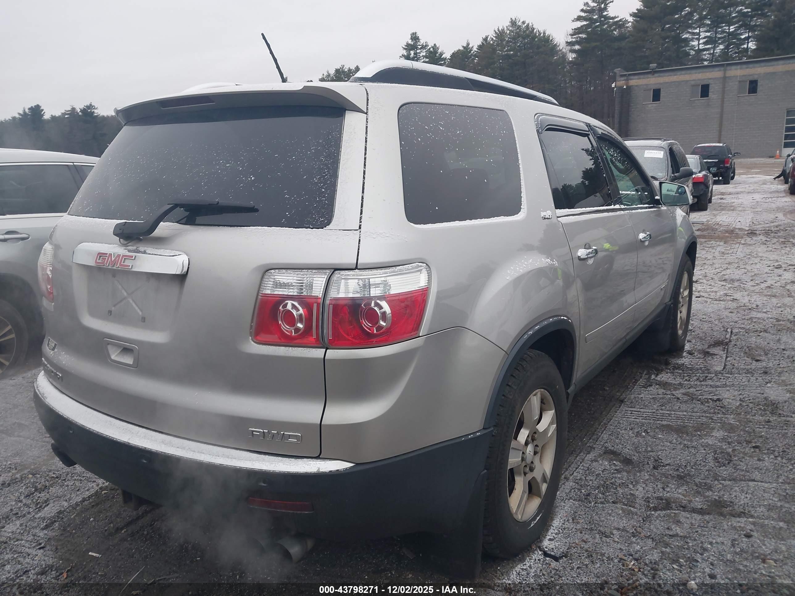 GMC ACADIA image 4