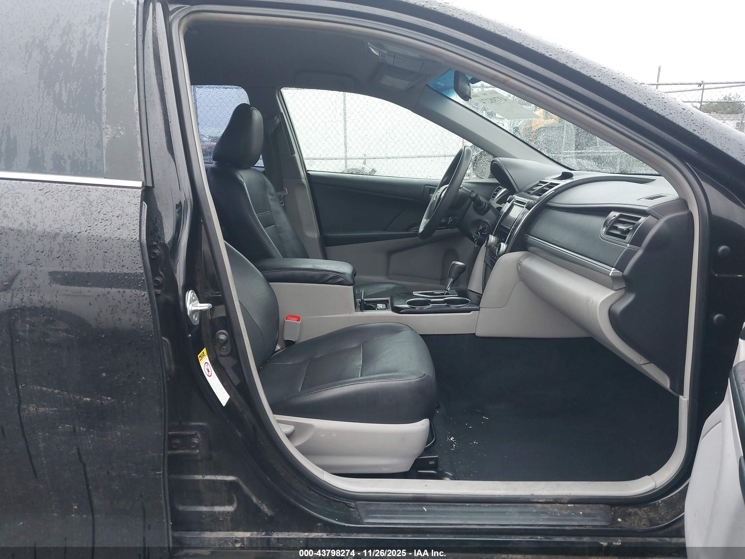 TOYOTA CAMRY image 5