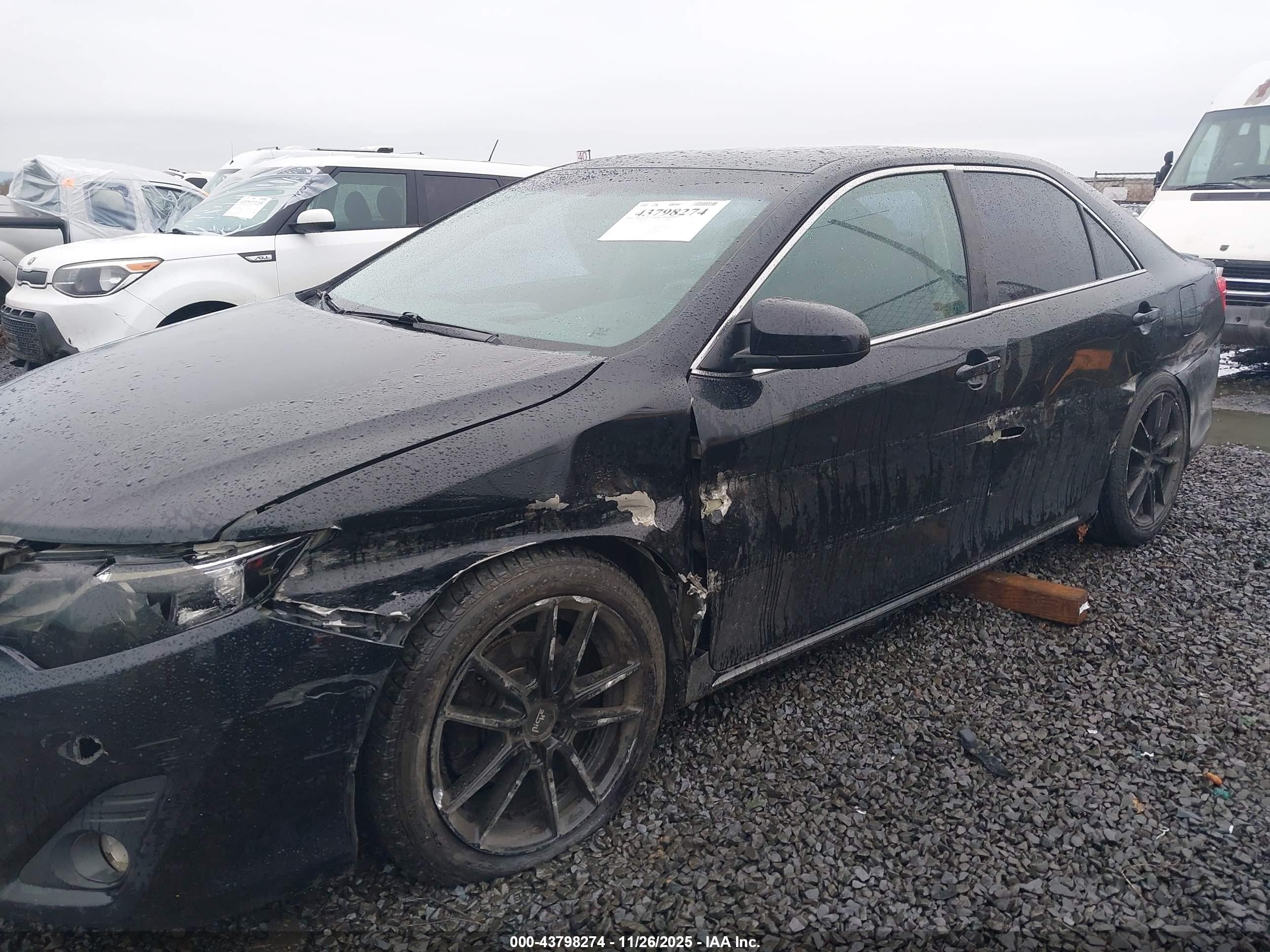 TOYOTA CAMRY image 6