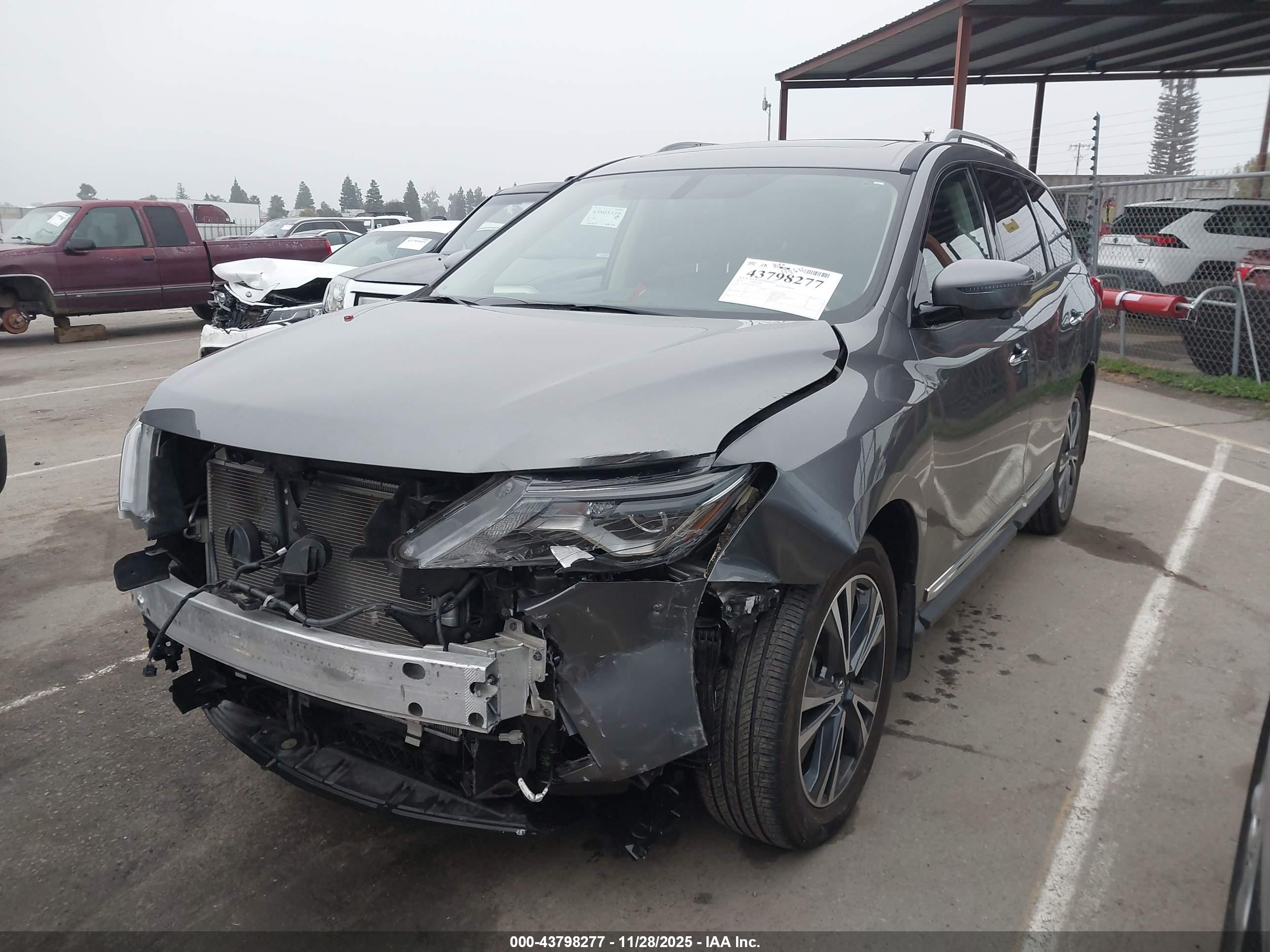NISSAN PATHFINDER image 2